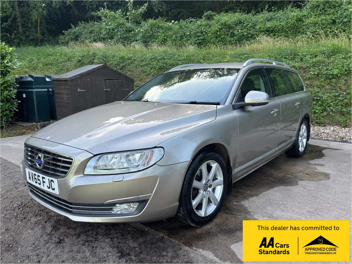 A 2015 VOLVO V70 D4 SE LUX A 2015 VOLVO V70 D4 SE LUX