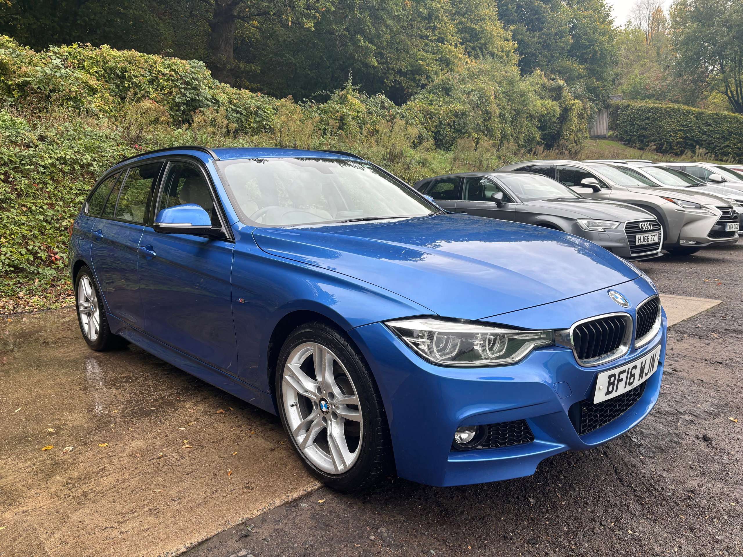 A 2016 BMW 3 SERIES 2.0 320i M Sport Touring 5dr Petrol Auto Euro 6 (s/s) (184 ps) A 2016 BMW 3 SERIES 2.0 320i M Sport Touring 5dr Petrol Auto Euro 6 (s/s) (184 ps)