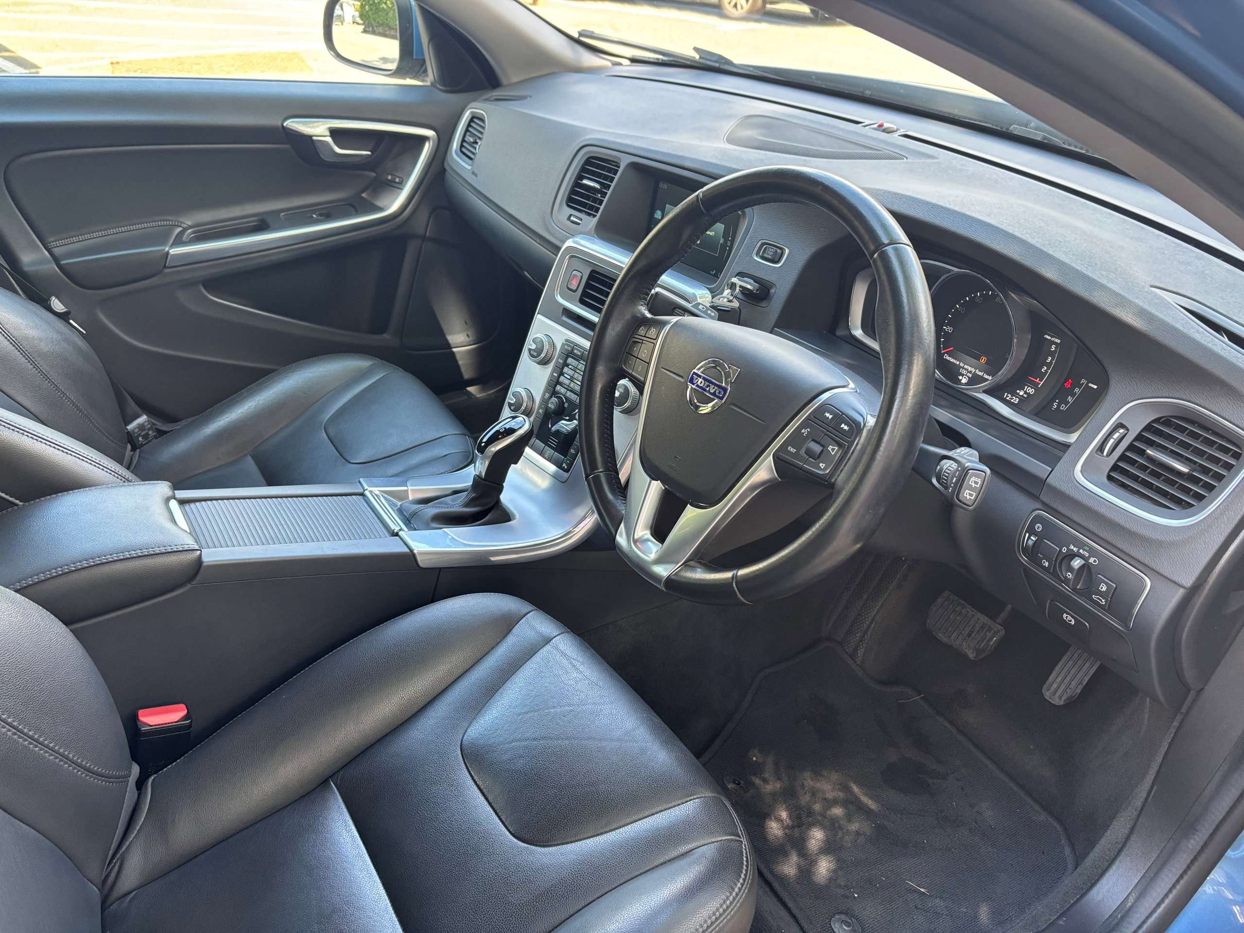 2016 VOLVO V60 2016 VOLVO V60