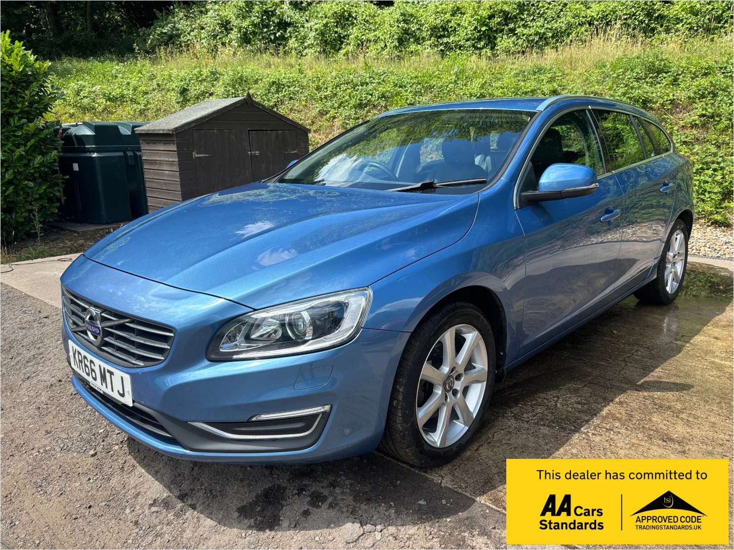 A 2016 VOLVO V60 2.0 D4 SE Lux Nav Estate 5dr Diesel Auto Euro 6 (s/s) (190 ps) A 2016 VOLVO V60 2.0 D4 SE Lux Nav Estate 5dr Diesel Auto Euro 6 (s/s) (190 ps)