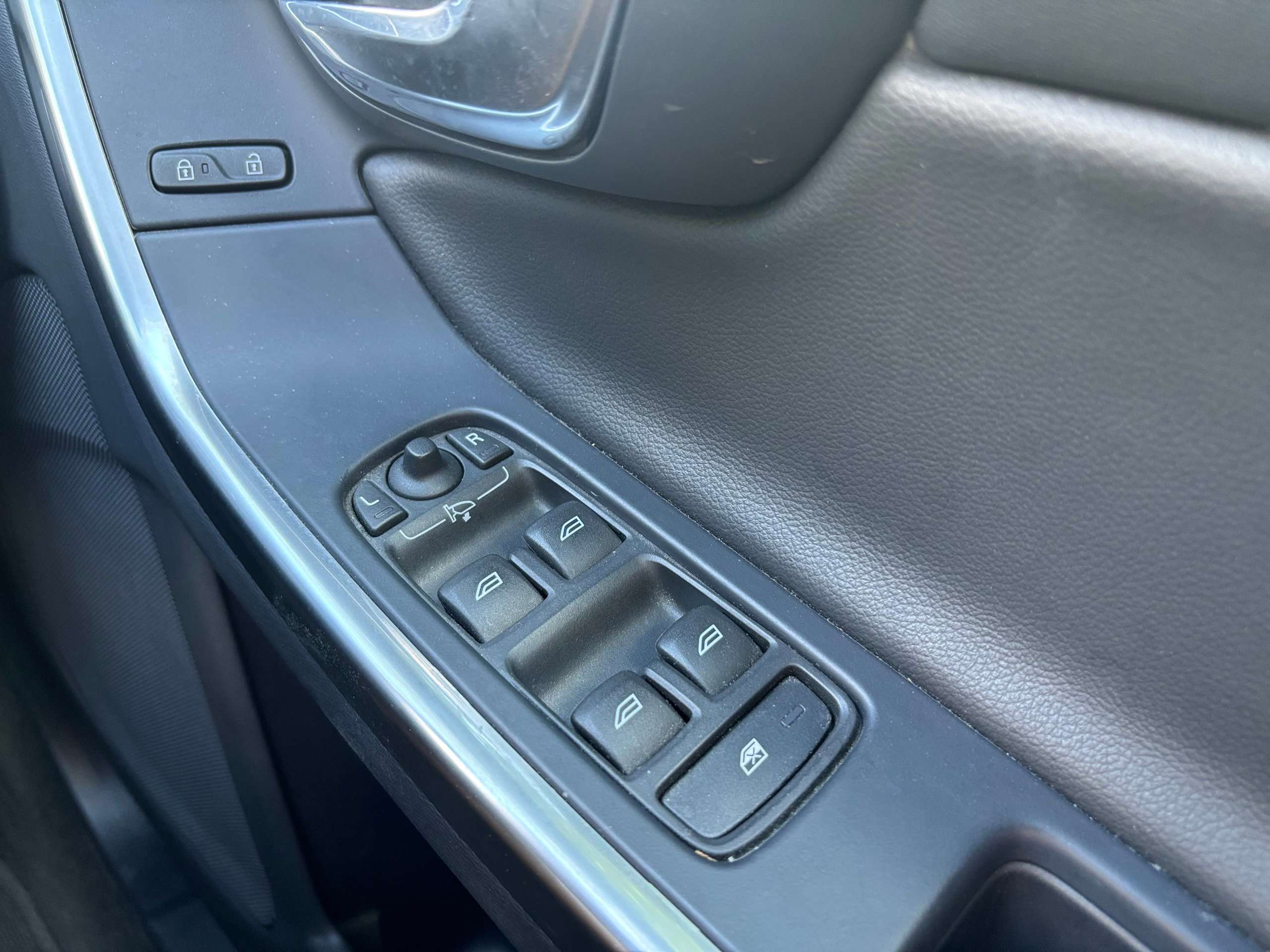 2016 VOLVO V60 2016 VOLVO V60