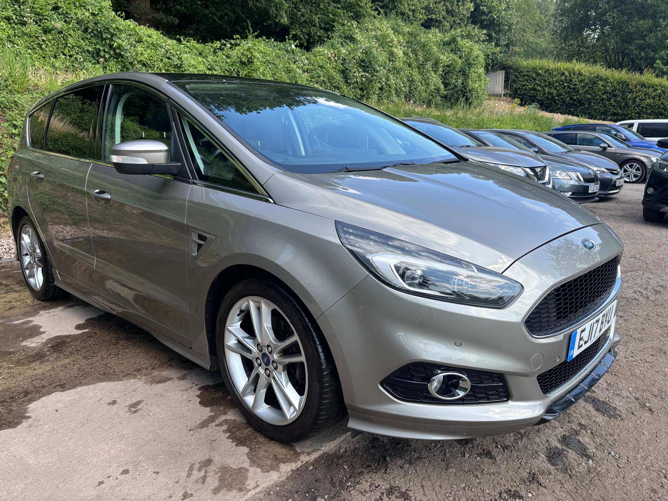 A 2017 FORD S-MAX 2.0T EcoBoost Titanium Sport MPV 5dr Petrol Auto Euro 6 (s/s) (240 ps) A 2017 FORD S-MAX 2.0T EcoBoost Titanium Sport MPV 5dr Petrol Auto Euro 6 (s/s) (240 ps)