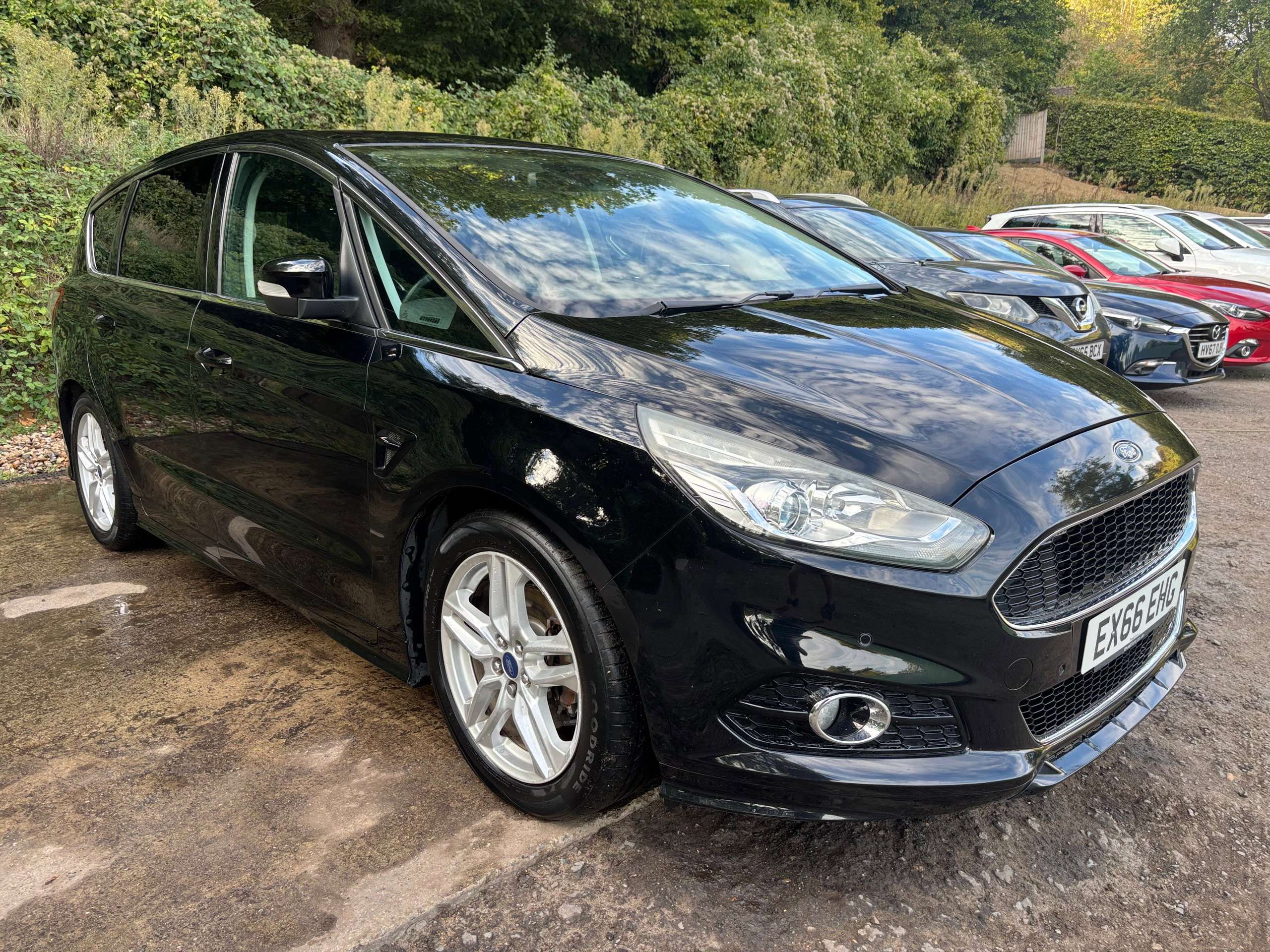 A 2016 FORD S-MAX 2.0T EcoBoost Titanium Sport MPV 5dr Petrol Auto Euro 6 (s/s) (240 ps) A 2016 FORD S-MAX 2.0T EcoBoost Titanium Sport MPV 5dr Petrol Auto Euro 6 (s/s) (240 ps)