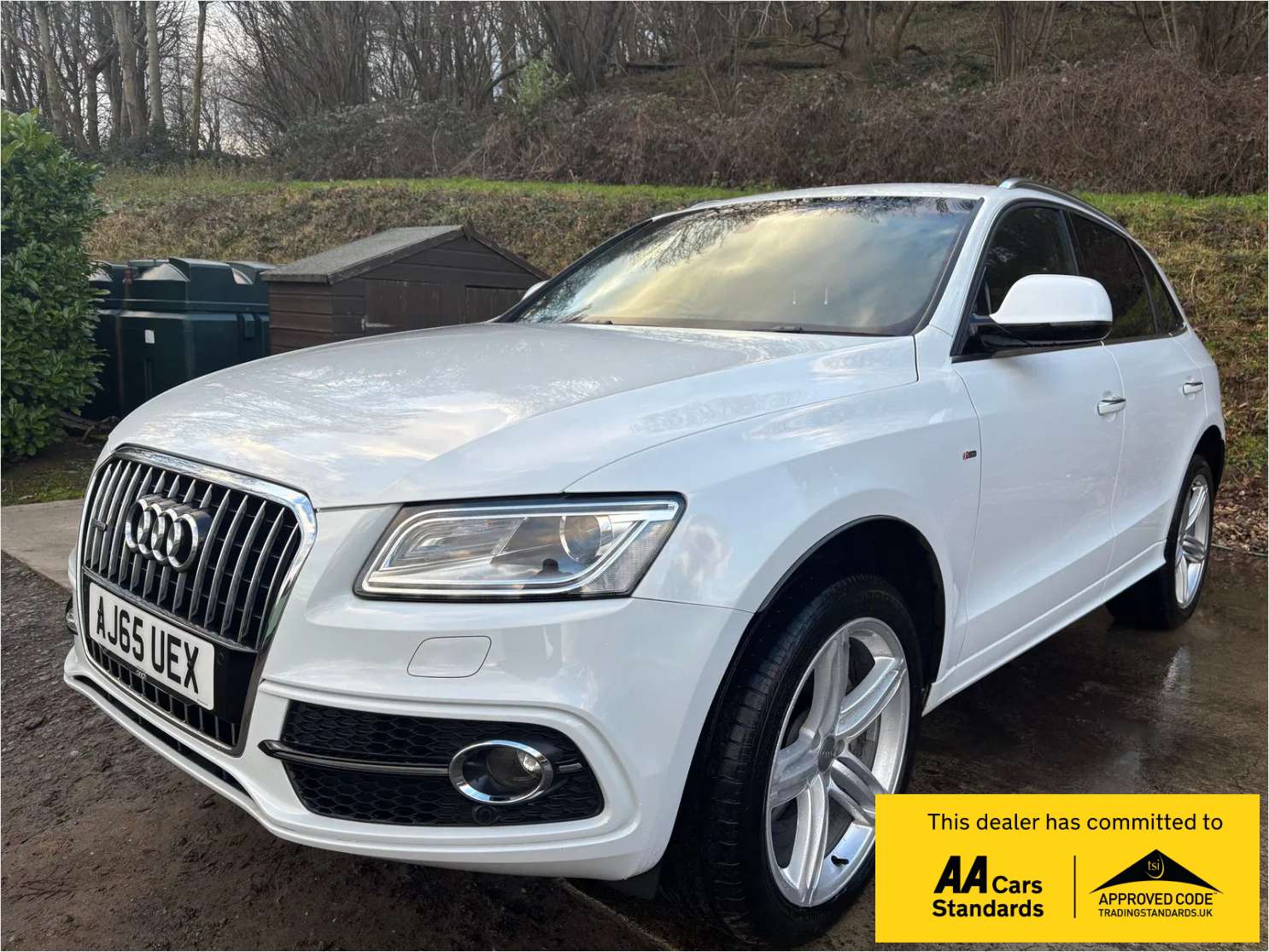 A 2015 AUDI Q5 2.0 TFSI S line Plus SUV 5dr Petrol Tiptronic quattro Euro 6 (s/s) (230 ps) A 2015 AUDI Q5 2.0 TFSI S line Plus SUV 5dr Petrol Tiptronic quattro Euro 6 (s/s) (230 ps)