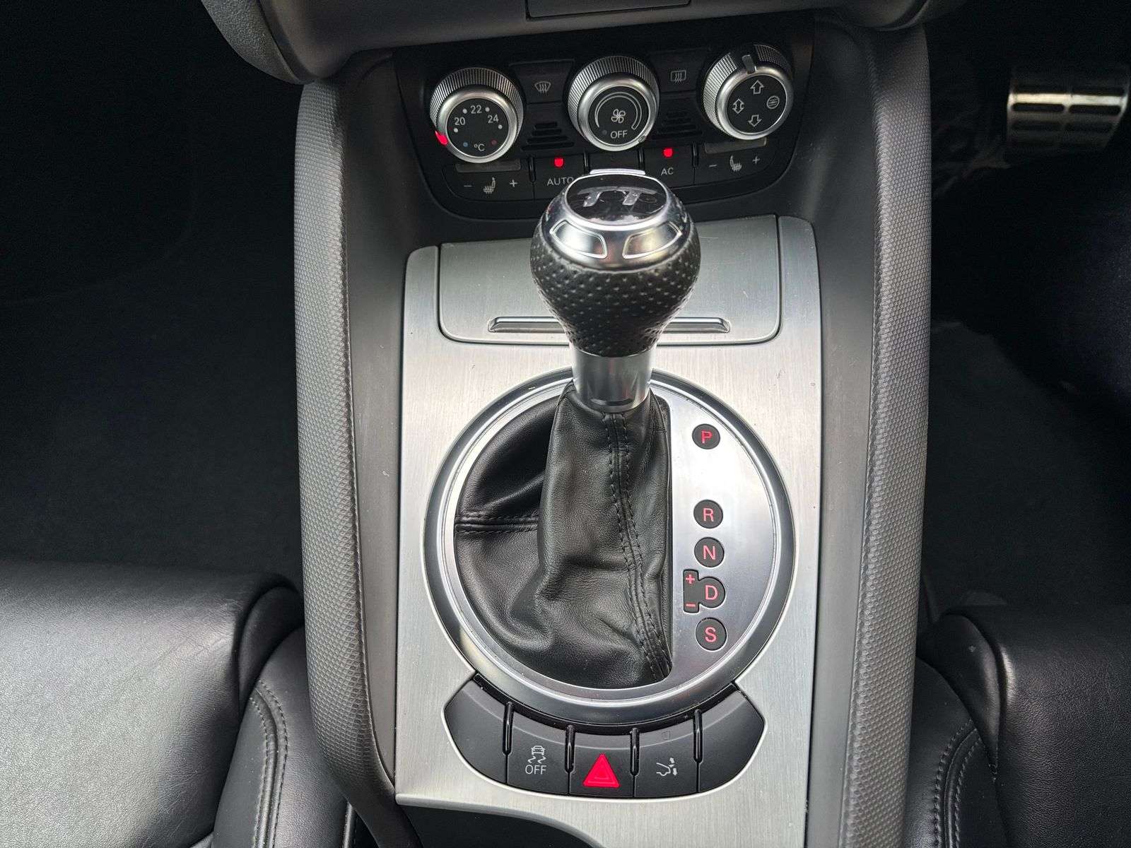 2011 AUDI TT 2011 AUDI TT