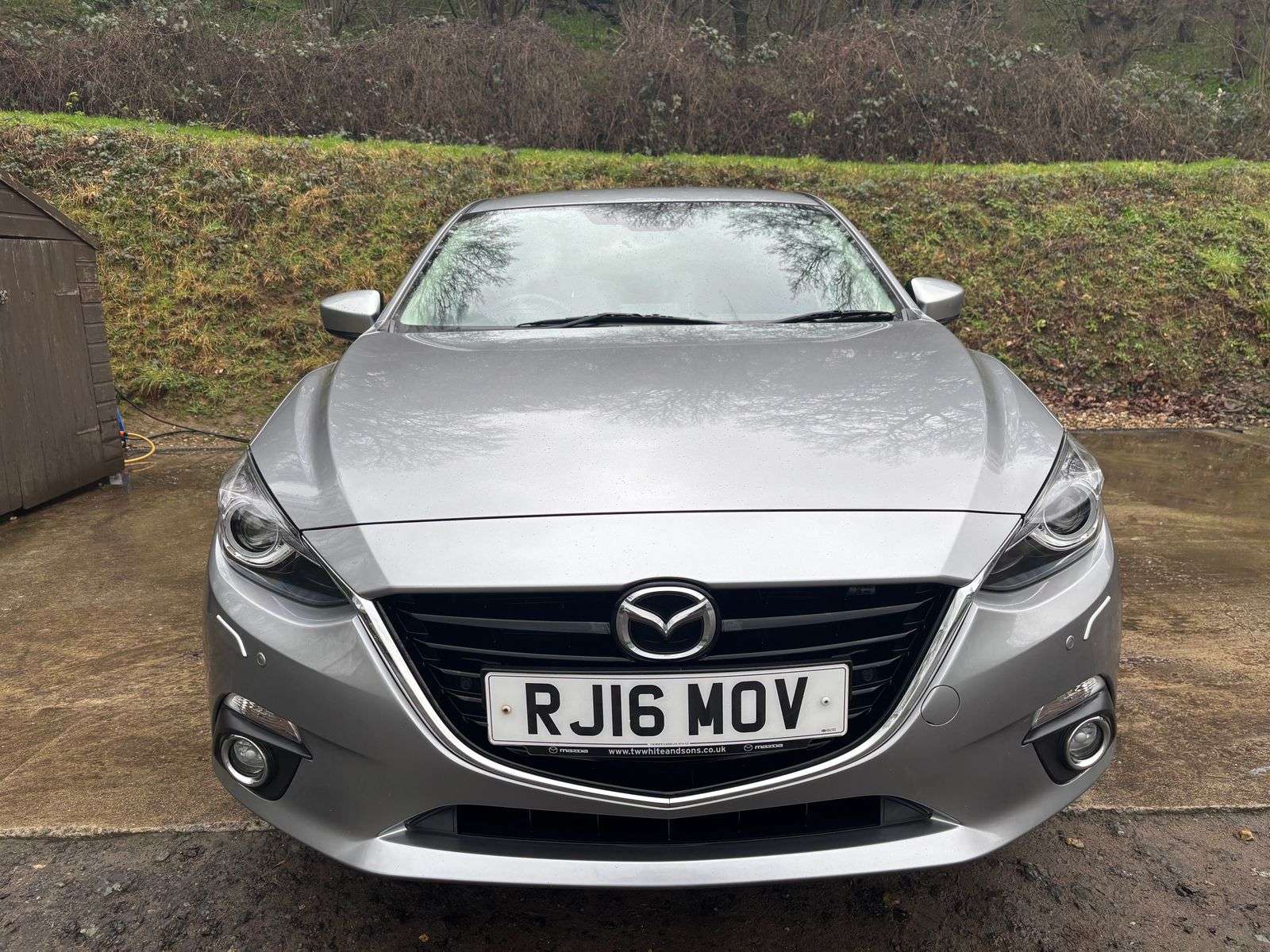 A 2016 MAZDA MAZDA3 2.0 SKYACTIV-G Sport Nav Hatchback 5dr Petrol Manual Euro 5 (s/s) (120 ps) A 2016 MAZDA MAZDA3 2.0 SKYACTIV-G Sport Nav Hatchback 5dr Petrol Manual Euro 5 (s/s) (120 ps)