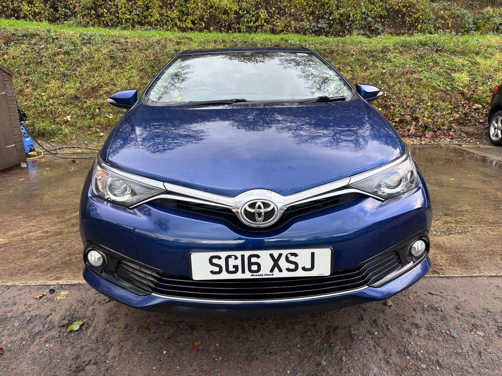 A 2016 TOYOTA AURIS 1.6 D-4D Design Hatchback 5dr Diesel Manual Euro 6 (s/s) (112 ps) A 2016 TOYOTA AURIS 1.6 D-4D Design Hatchback 5dr Diesel Manual Euro 6 (s/s) (112 ps)