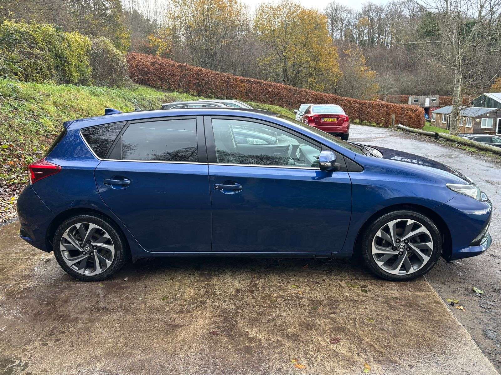A 2016 TOYOTA AURIS 1.6 D-4D Design Hatchback 5dr Diesel Manual Euro 6 (s/s) (112 ps) A 2016 TOYOTA AURIS 1.6 D-4D Design Hatchback 5dr Diesel Manual Euro 6 (s/s) (112 ps)