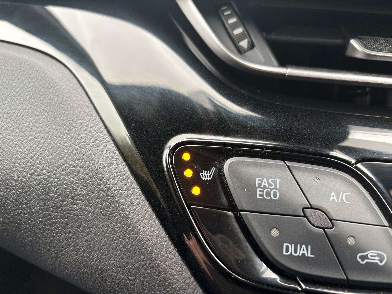 2017 TOYOTA C-HR 2017 TOYOTA C-HR