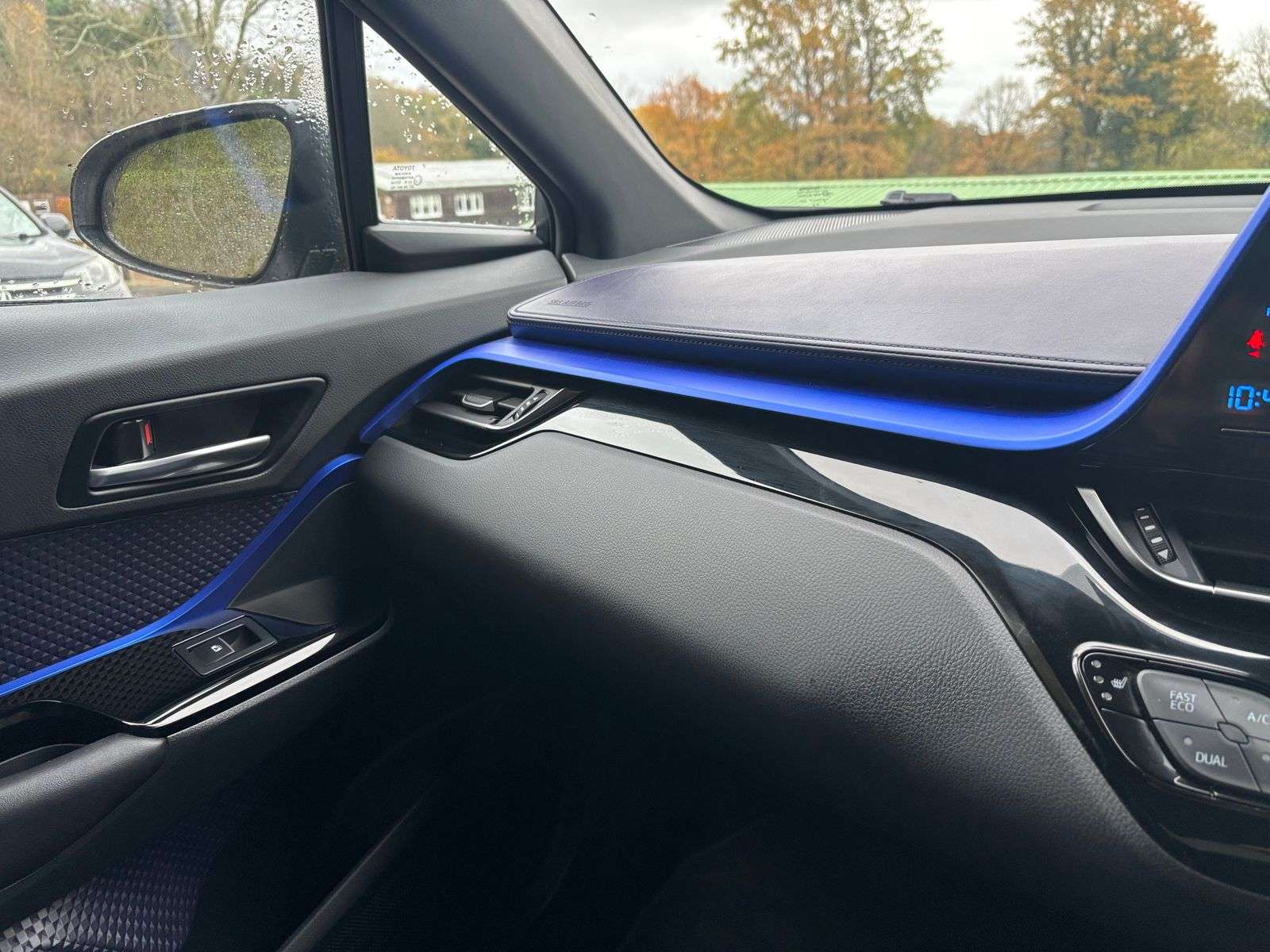 2017 TOYOTA C-HR 2017 TOYOTA C-HR