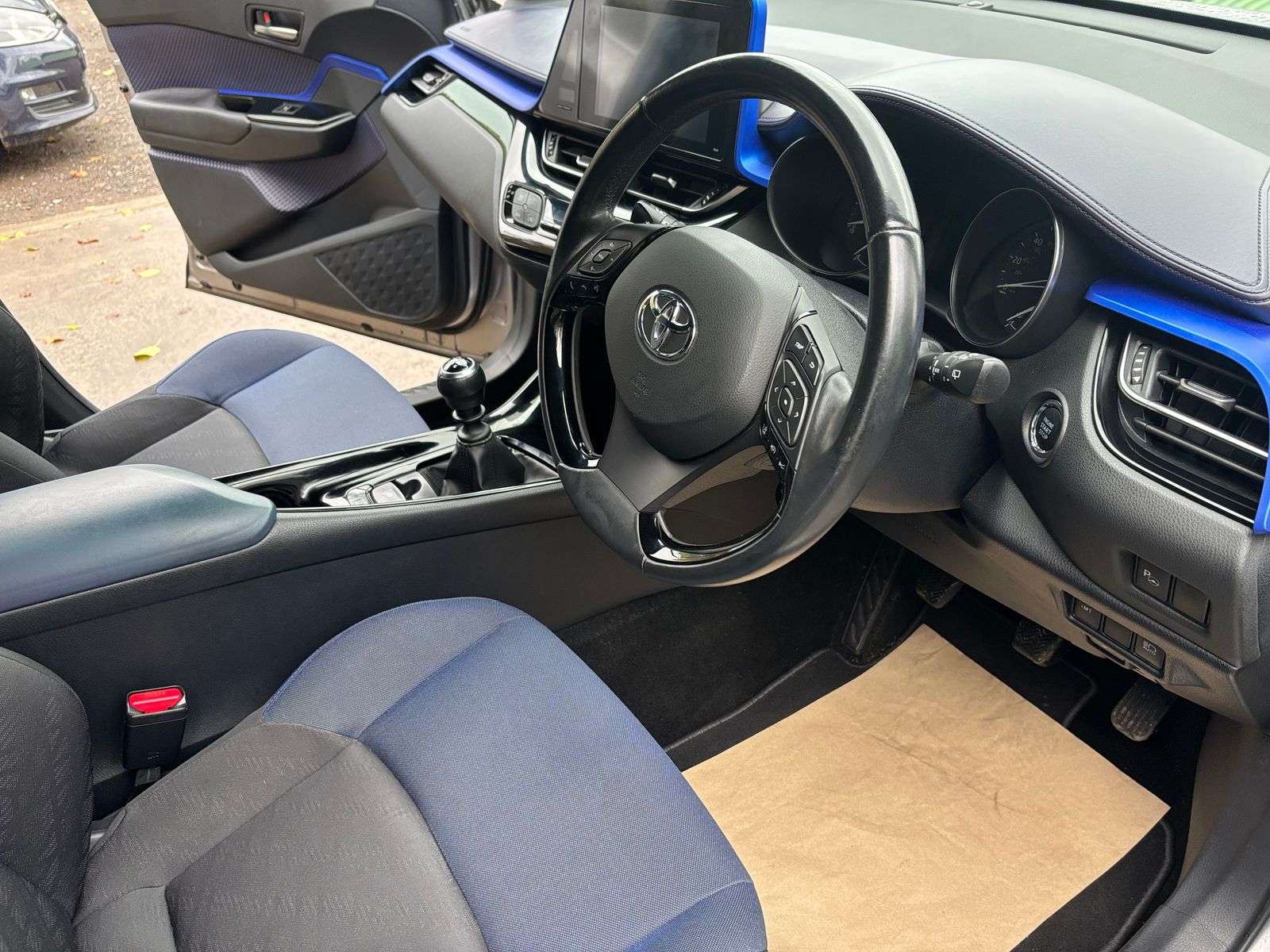 2017 TOYOTA C-HR 2017 TOYOTA C-HR