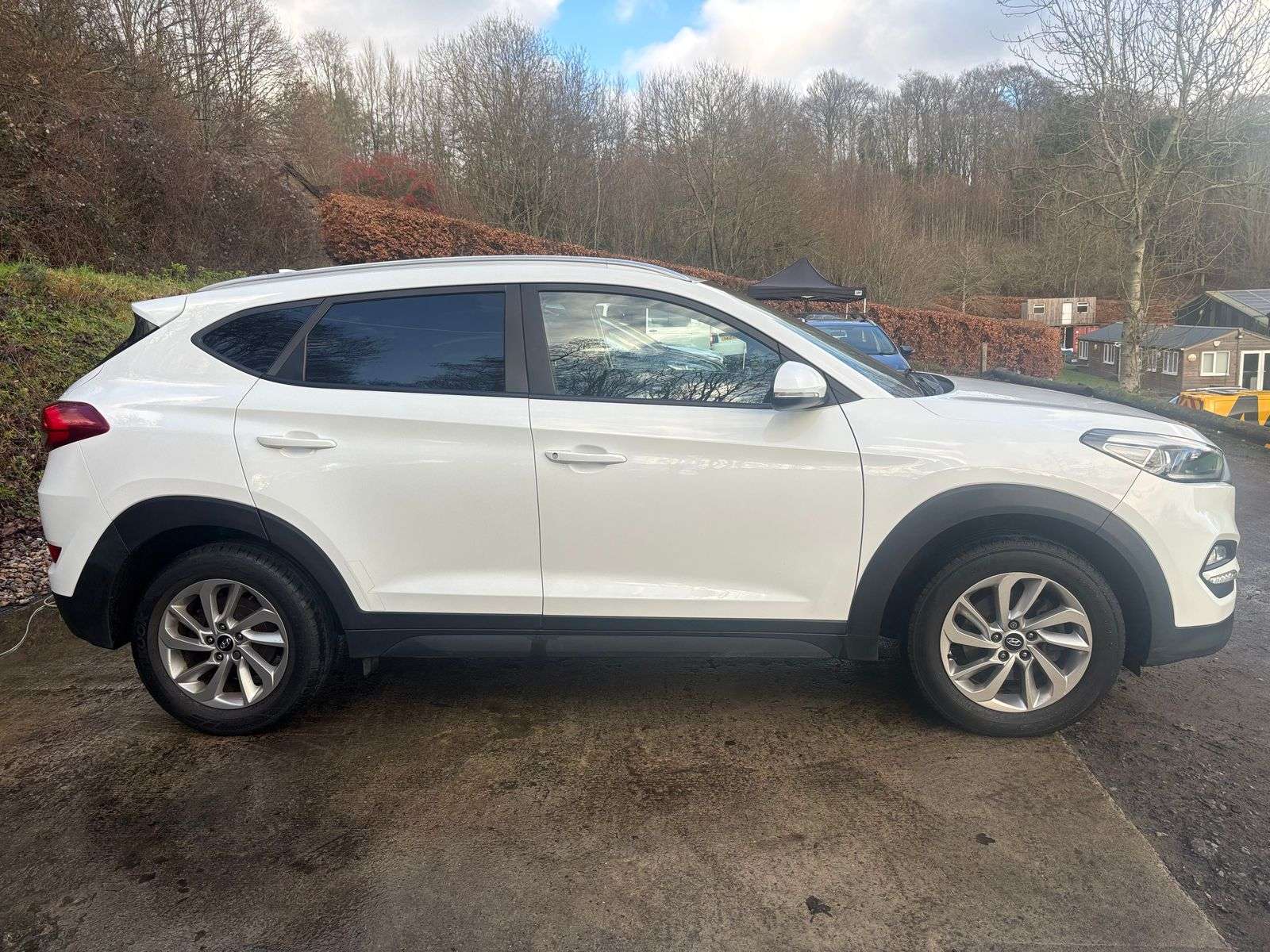 A 2016 HYUNDAI TUCSON 1.7 CRDi Blue Drive SE Nav SUV 5dr Diesel Manual Euro 6 (s/s) (116 ps) A 2016 HYUNDAI TUCSON 1.7 CRDi Blue Drive SE Nav SUV 5dr Diesel Manual Euro 6 (s/s) (116 ps)