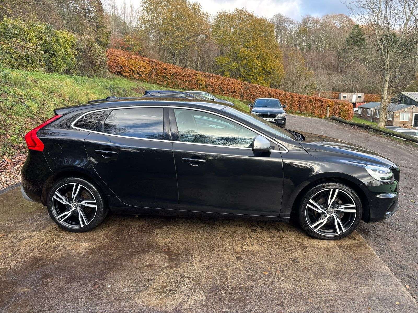 2019 VOLVO V40 2019 VOLVO V40