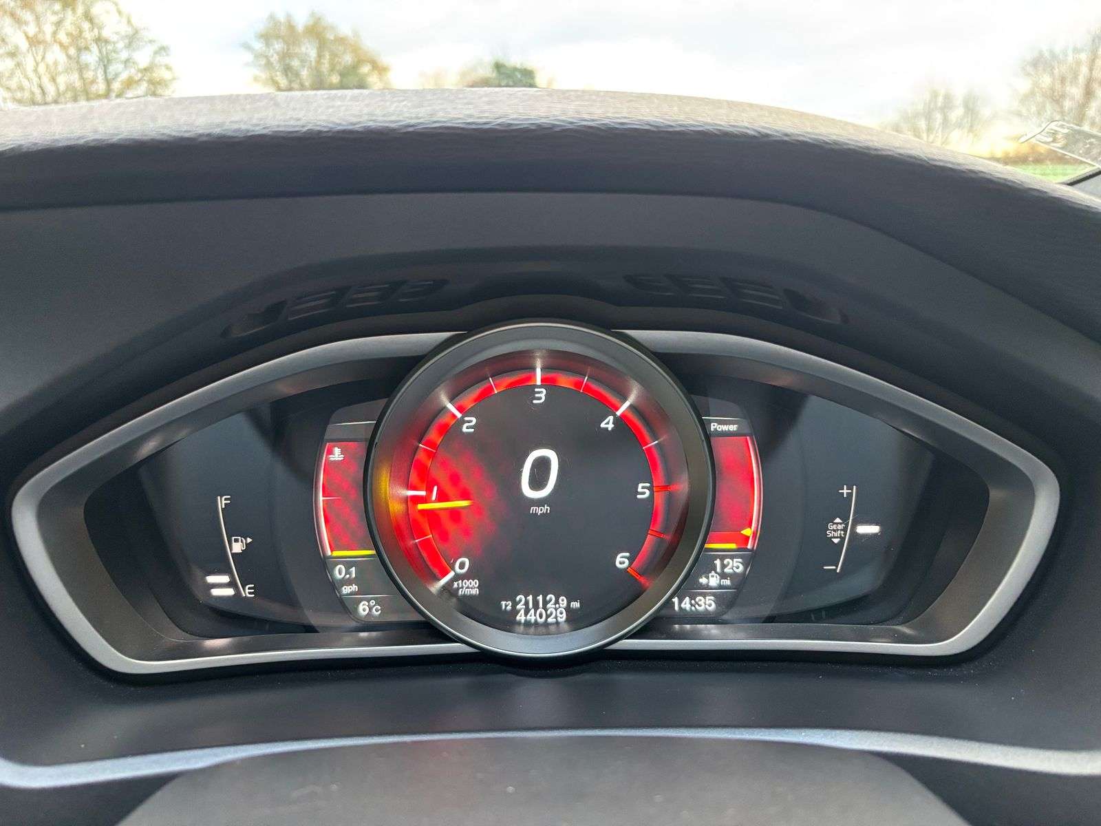 2019 VOLVO V40 2019 VOLVO V40