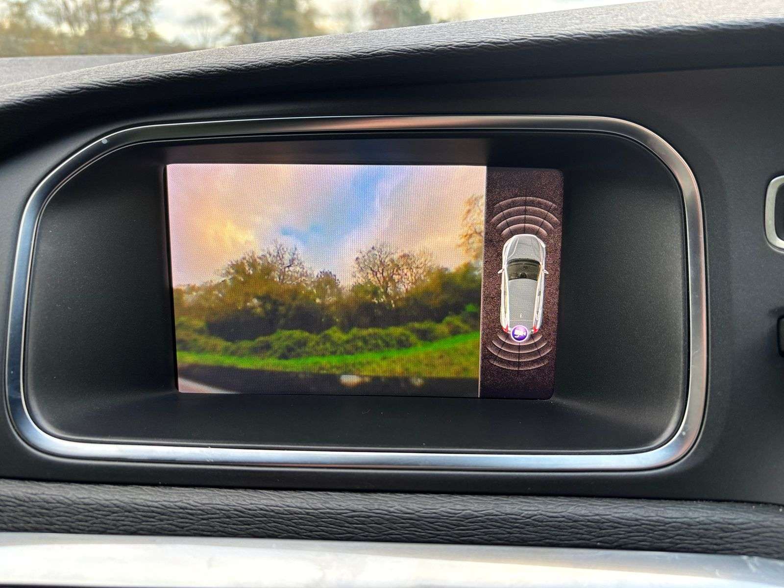 2019 VOLVO V40 2019 VOLVO V40