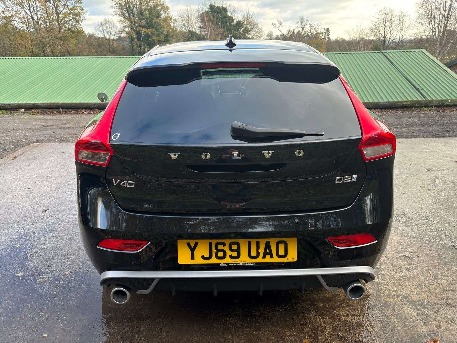 2019 VOLVO V40 2019 VOLVO V40