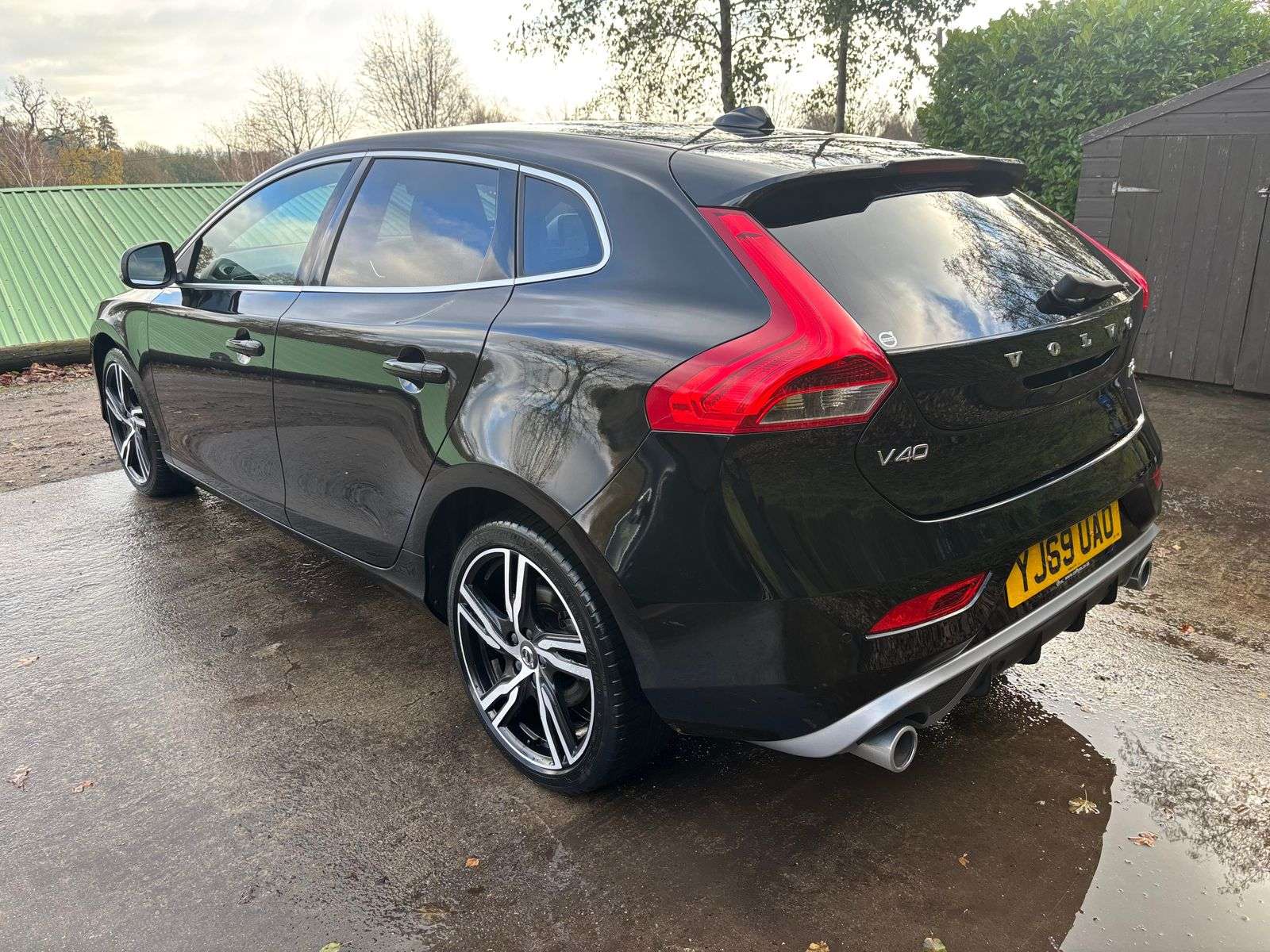 2019 VOLVO V40 2019 VOLVO V40