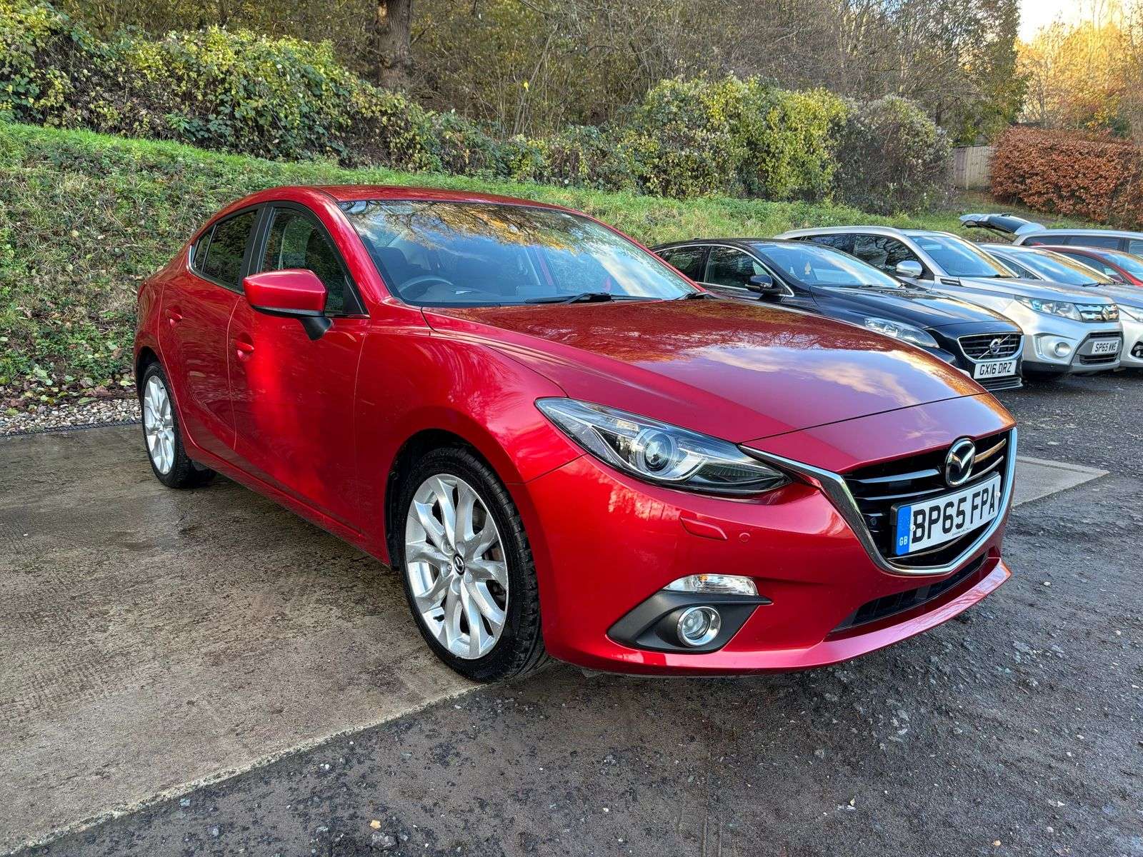 A 2015 MAZDA MAZDA3 2.0 SKYACTIV-G Sport Nav Fastback 4dr Petrol Manual Euro 6 (s/s) (121 ps) A 2015 MAZDA MAZDA3 2.0 SKYACTIV-G Sport Nav Fastback 4dr Petrol Manual Euro 6 (s/s) (121 ps)
