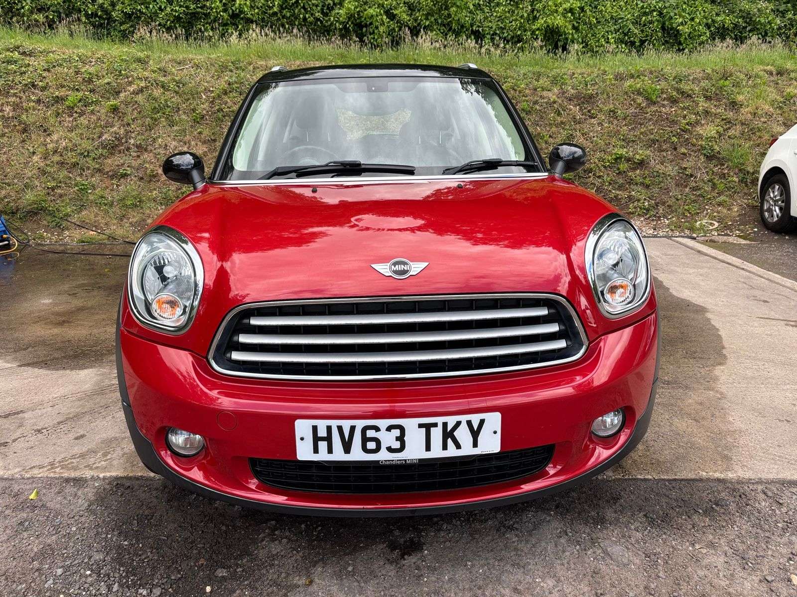 A 2013 MINI COUNTRYMAN 1.6 Cooper SUV 5dr Petrol Manual Euro 6 (s/s) (122 ps) A 2013 MINI COUNTRYMAN 1.6 Cooper SUV 5dr Petrol Manual Euro 6 (s/s) (122 ps)