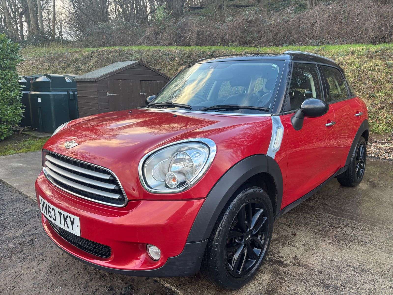 A 2013 MINI COUNTRYMAN 1.6 Cooper SUV 5dr Petrol Manual Euro 6 (s/s) (122 ps) A 2013 MINI COUNTRYMAN 1.6 Cooper SUV 5dr Petrol Manual Euro 6 (s/s) (122 ps)