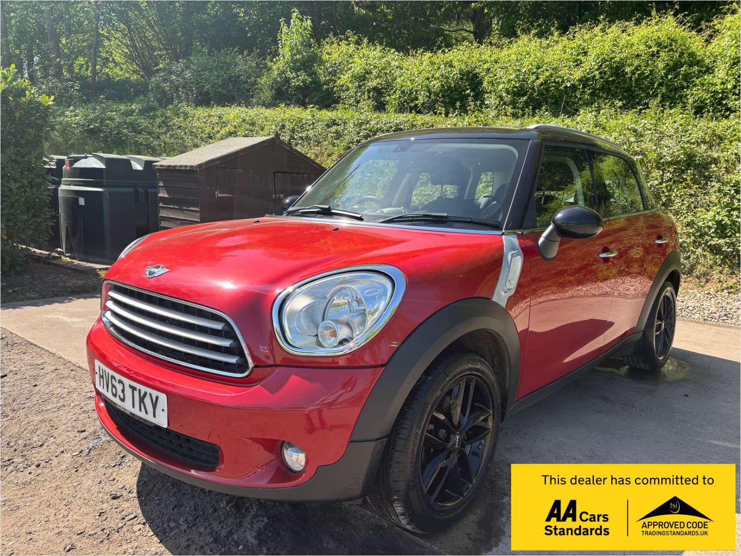 A 2013 MINI COUNTRYMAN 1.6 Cooper SUV 5dr Petrol Manual Euro 6 (s/s) (122 ps) A 2013 MINI COUNTRYMAN 1.6 Cooper SUV 5dr Petrol Manual Euro 6 (s/s) (122 ps)