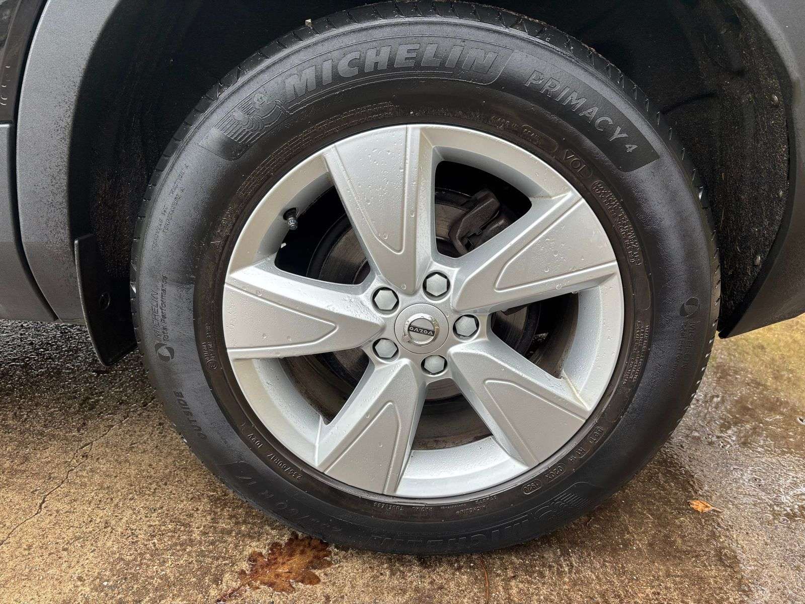 2021 VOLVO XC40 2021 VOLVO XC40