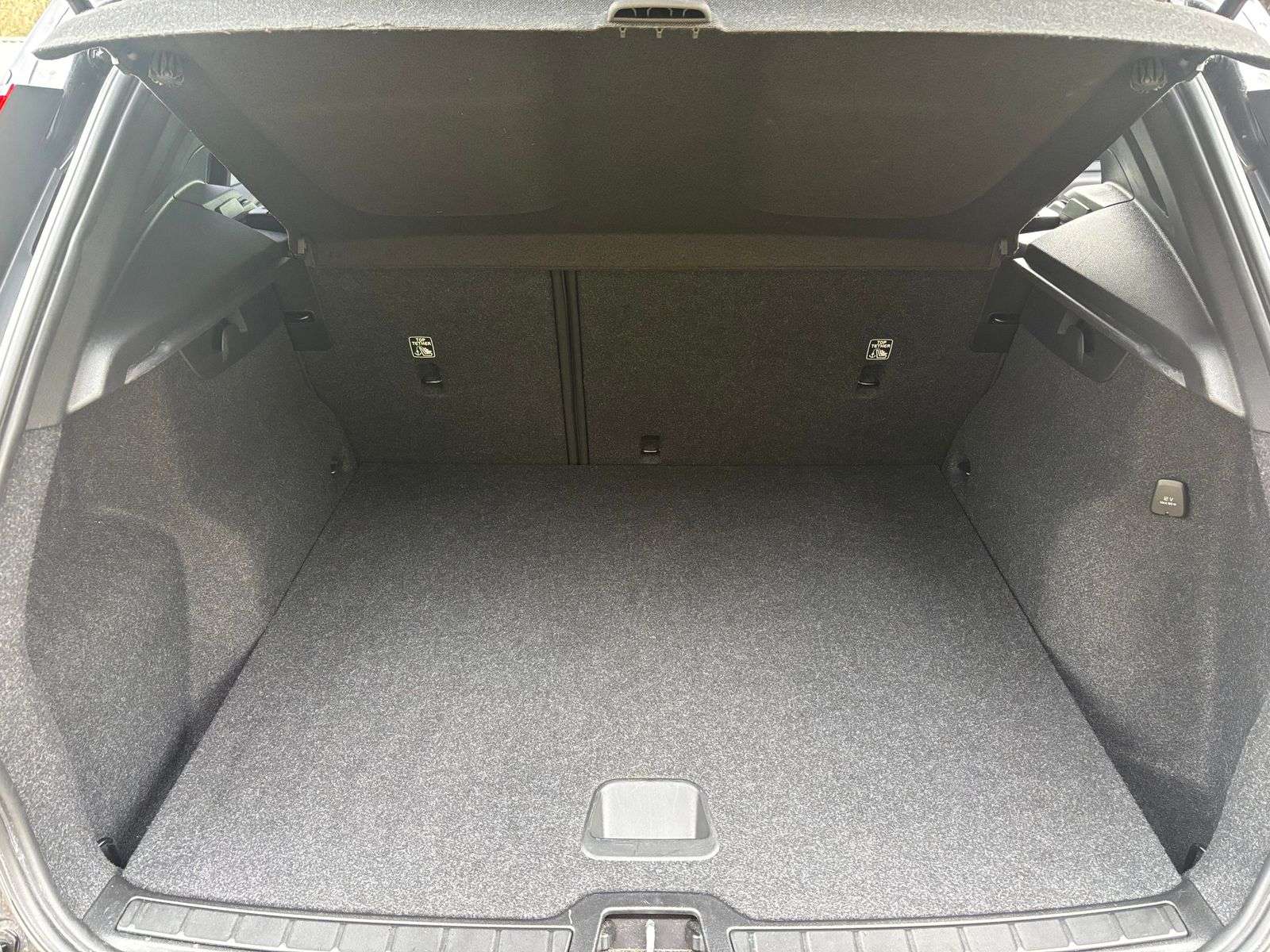 2021 VOLVO XC40 2021 VOLVO XC40