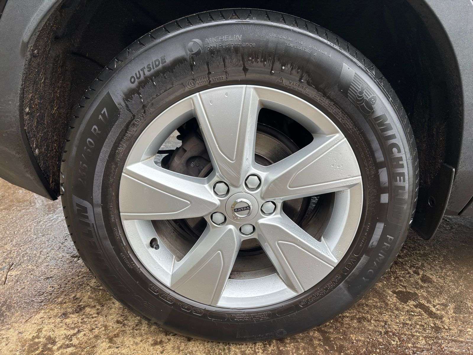 2021 VOLVO XC40 2021 VOLVO XC40