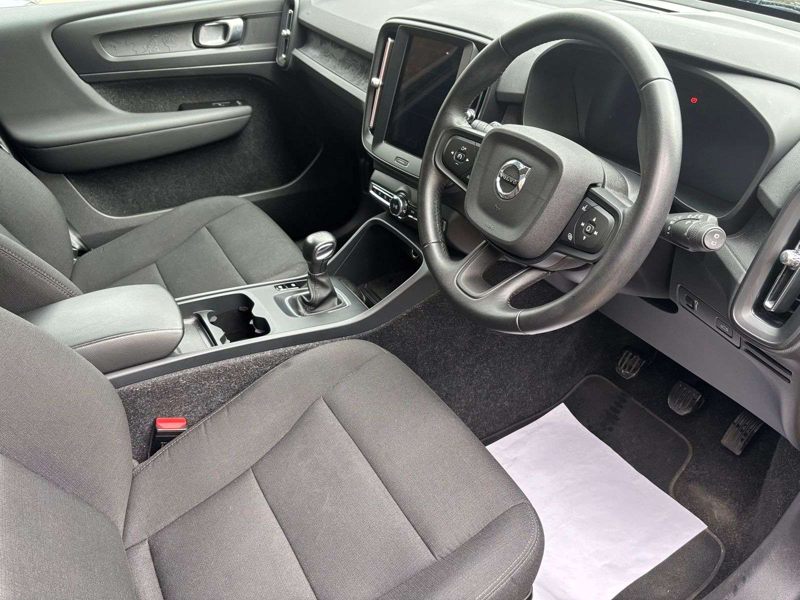 2021 VOLVO XC40 2021 VOLVO XC40