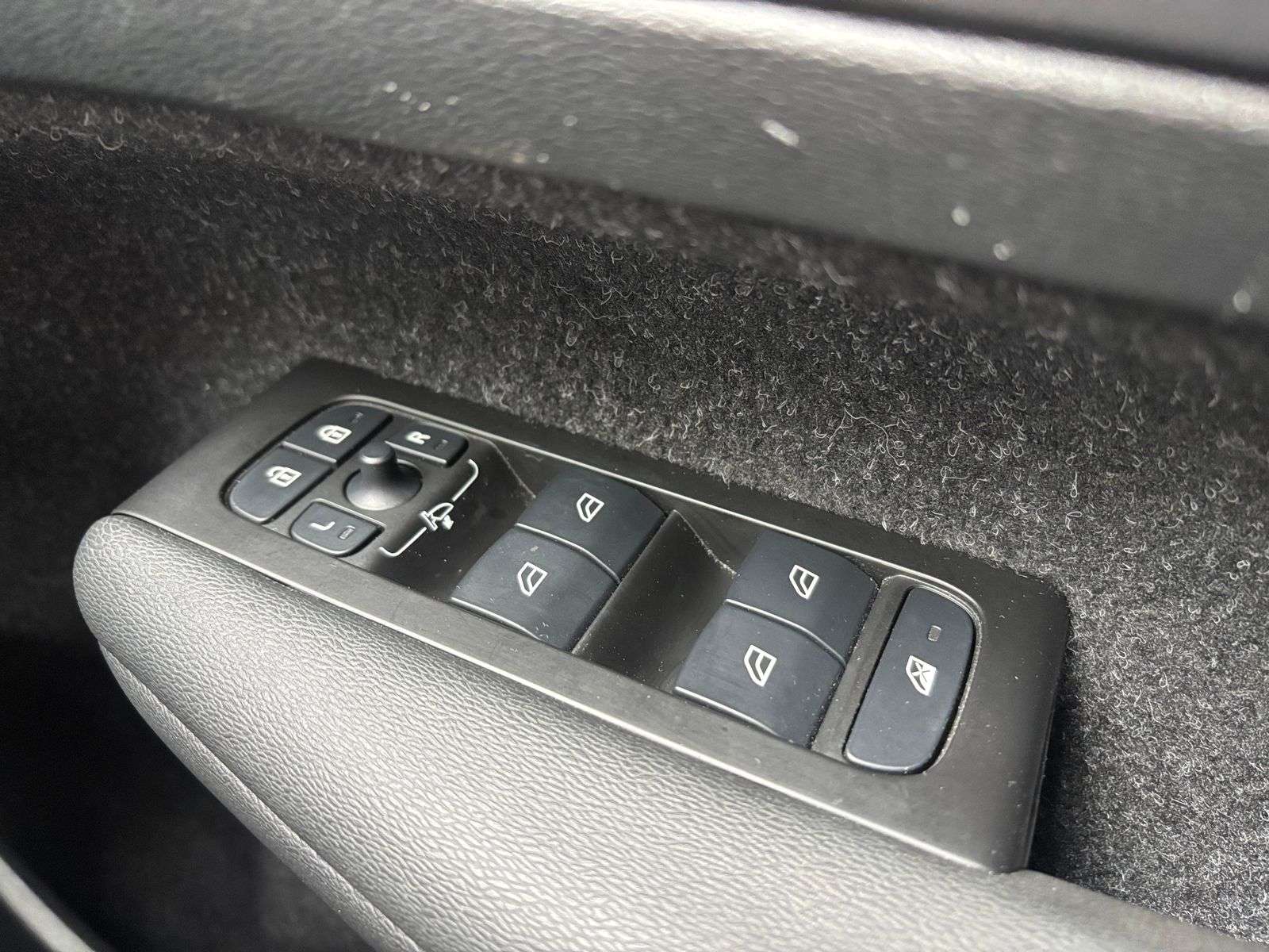 2021 VOLVO XC40 2021 VOLVO XC40