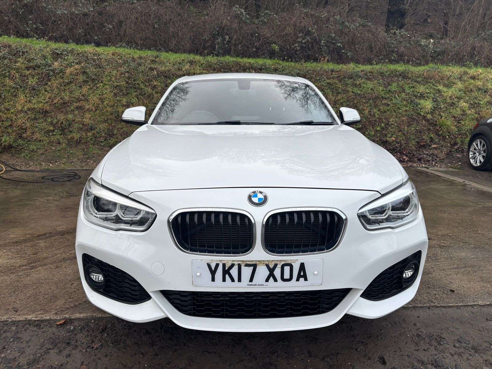 A 2017 BMW 1 SERIES 1.5 118i M Sport Hatchback 5dr Petrol Manual Euro 6 (s/s) (136 ps) A 2017 BMW 1 SERIES 1.5 118i M Sport Hatchback 5dr Petrol Manual Euro 6 (s/s) (136 ps)