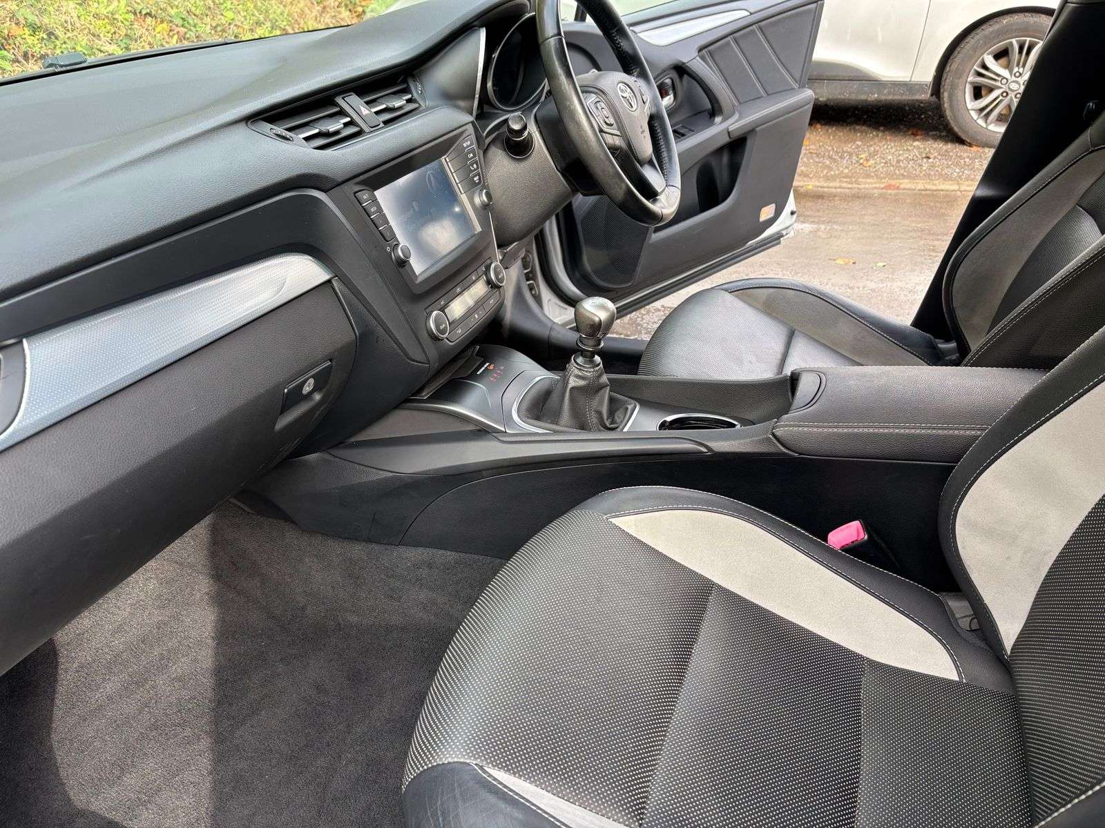 2016 TOYOTA AVENSIS 2016 TOYOTA AVENSIS