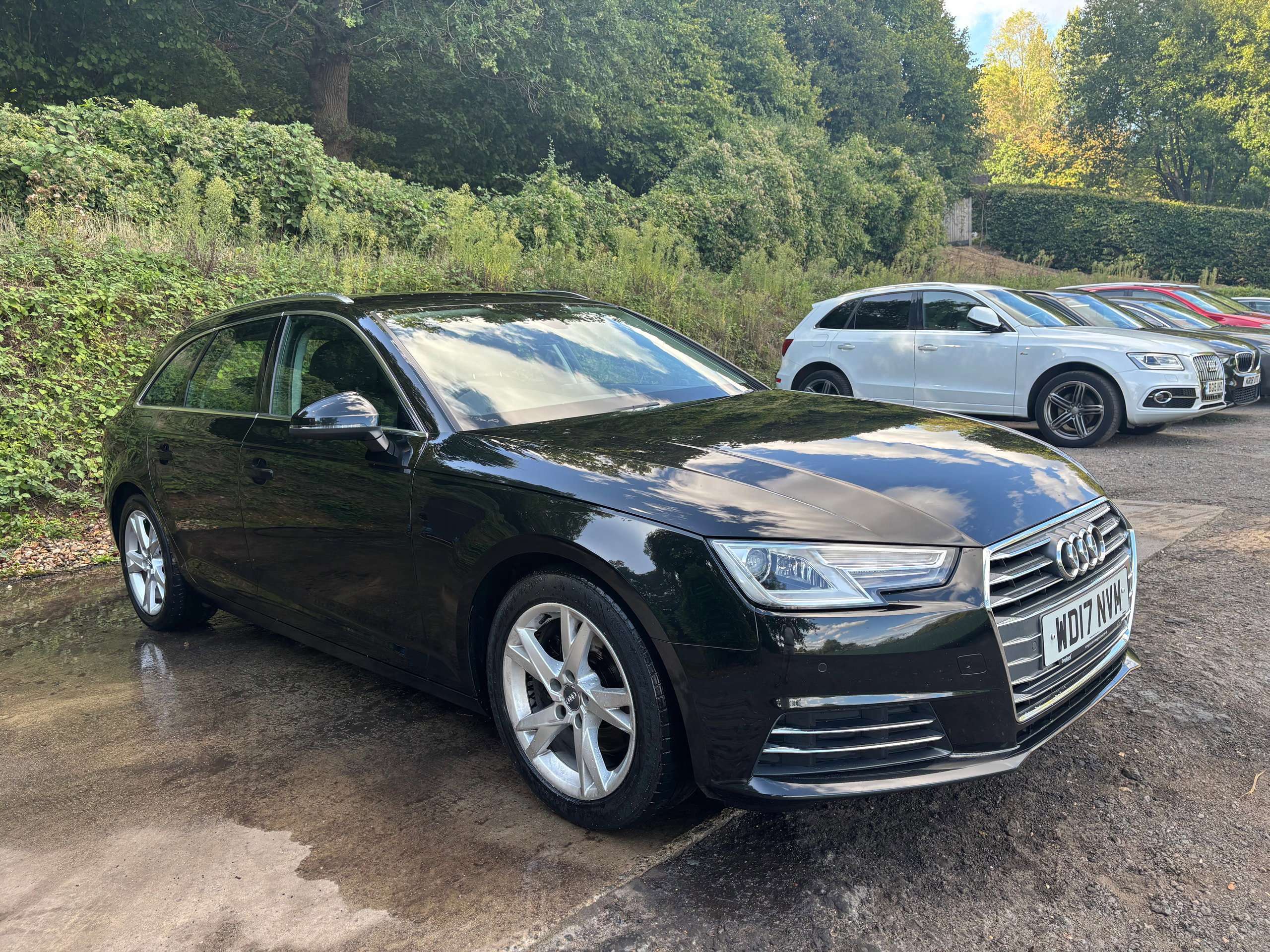 A 2017 AUDI A4 AVANT 2.0 TDI ultra Sport Estate 5dr Diesel Manual Euro 6 (s/s) (150 ps) A 2017 AUDI A4 AVANT 2.0 TDI ultra Sport Estate 5dr Diesel Manual Euro 6 (s/s) (150 ps)