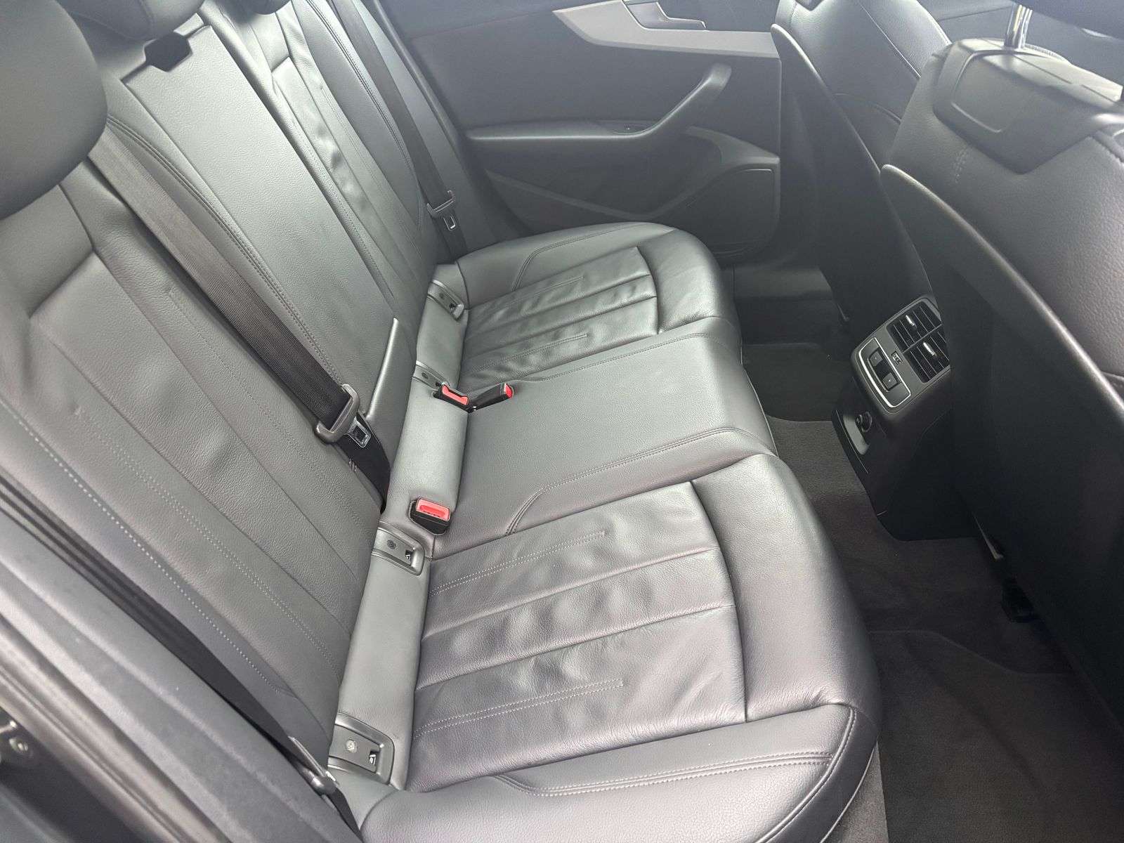 2018 AUDI A4 2018 AUDI A4