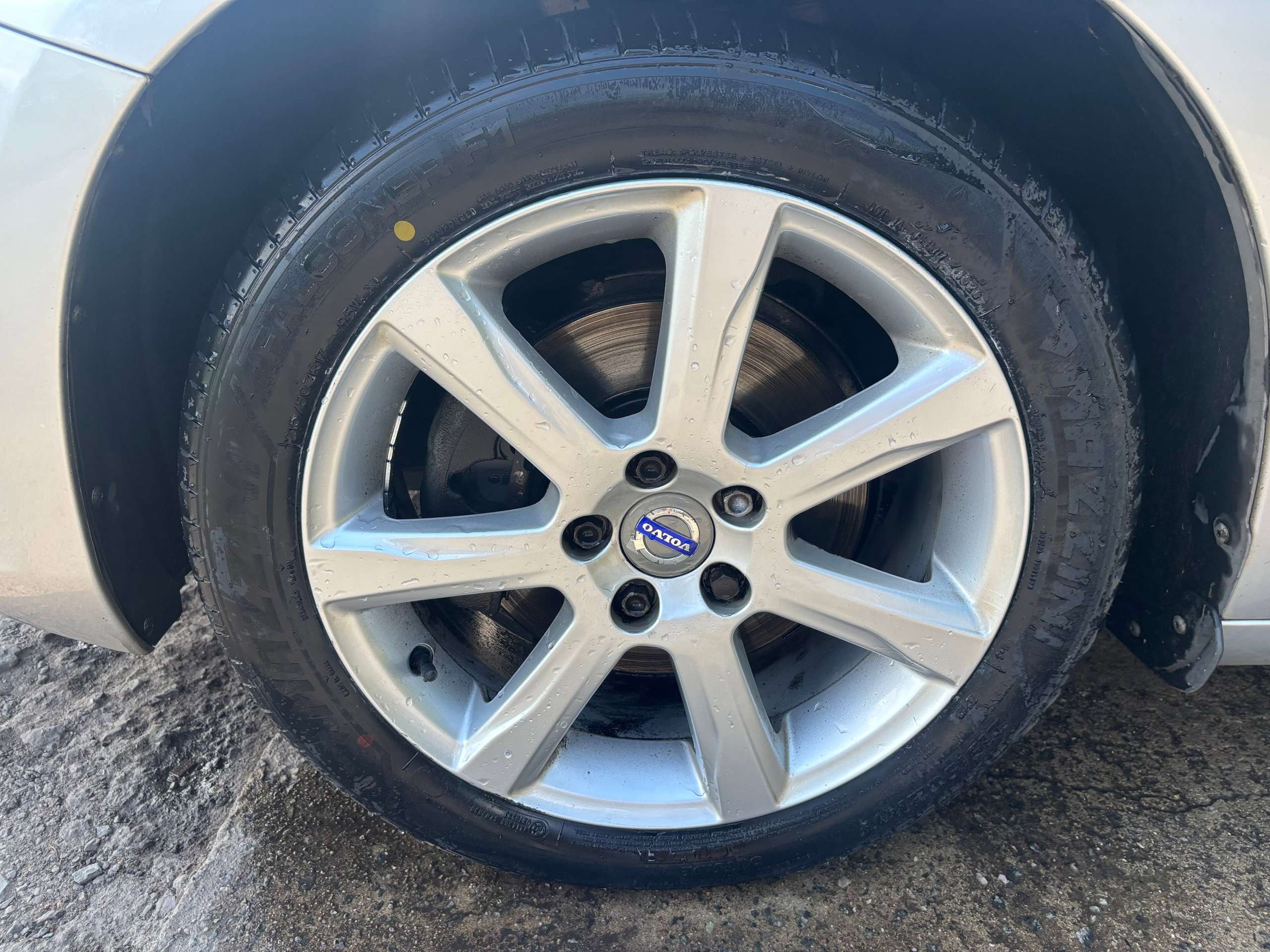 2015 VOLVO V60 2015 VOLVO V60