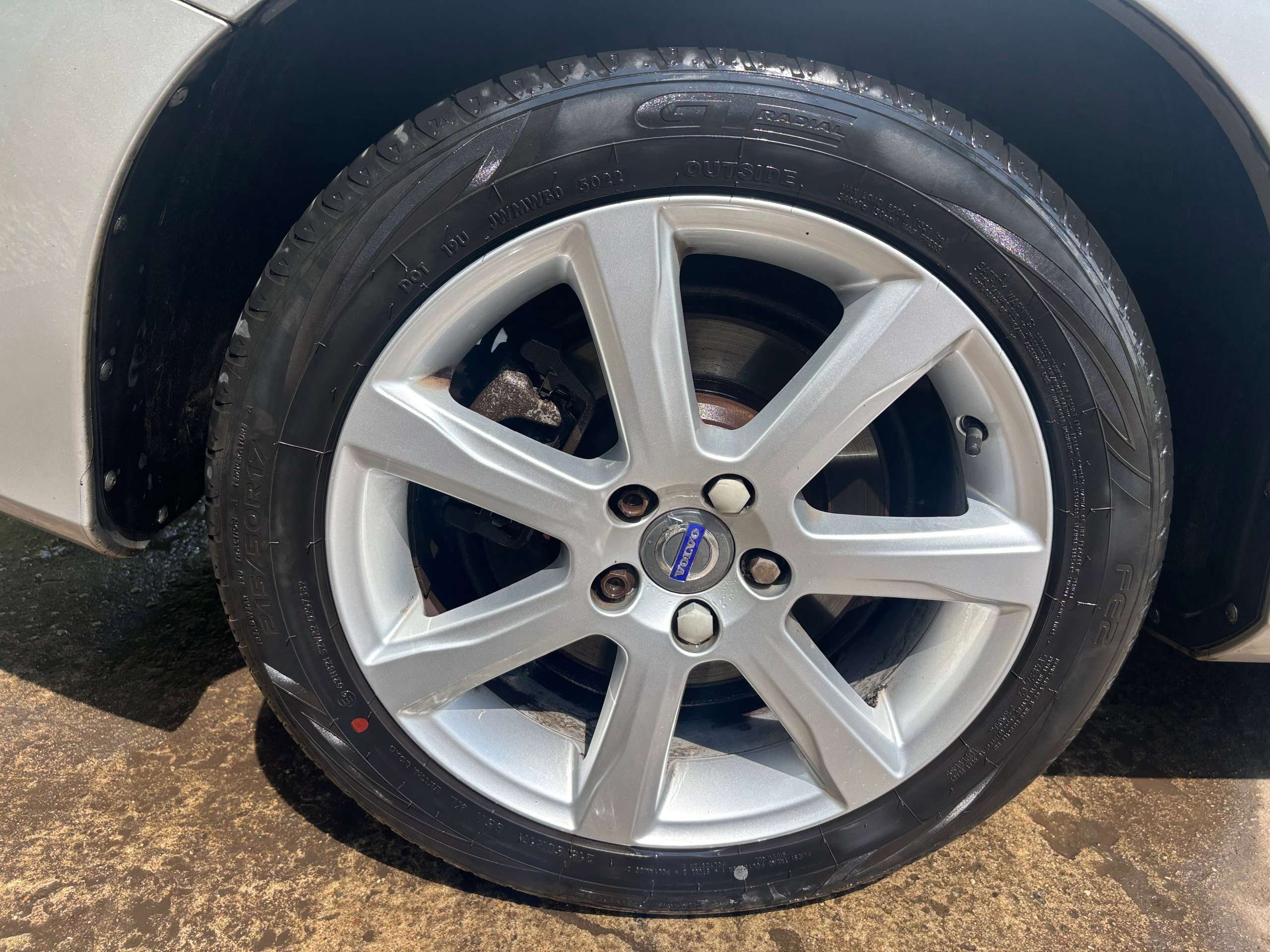 2015 VOLVO V60 2015 VOLVO V60