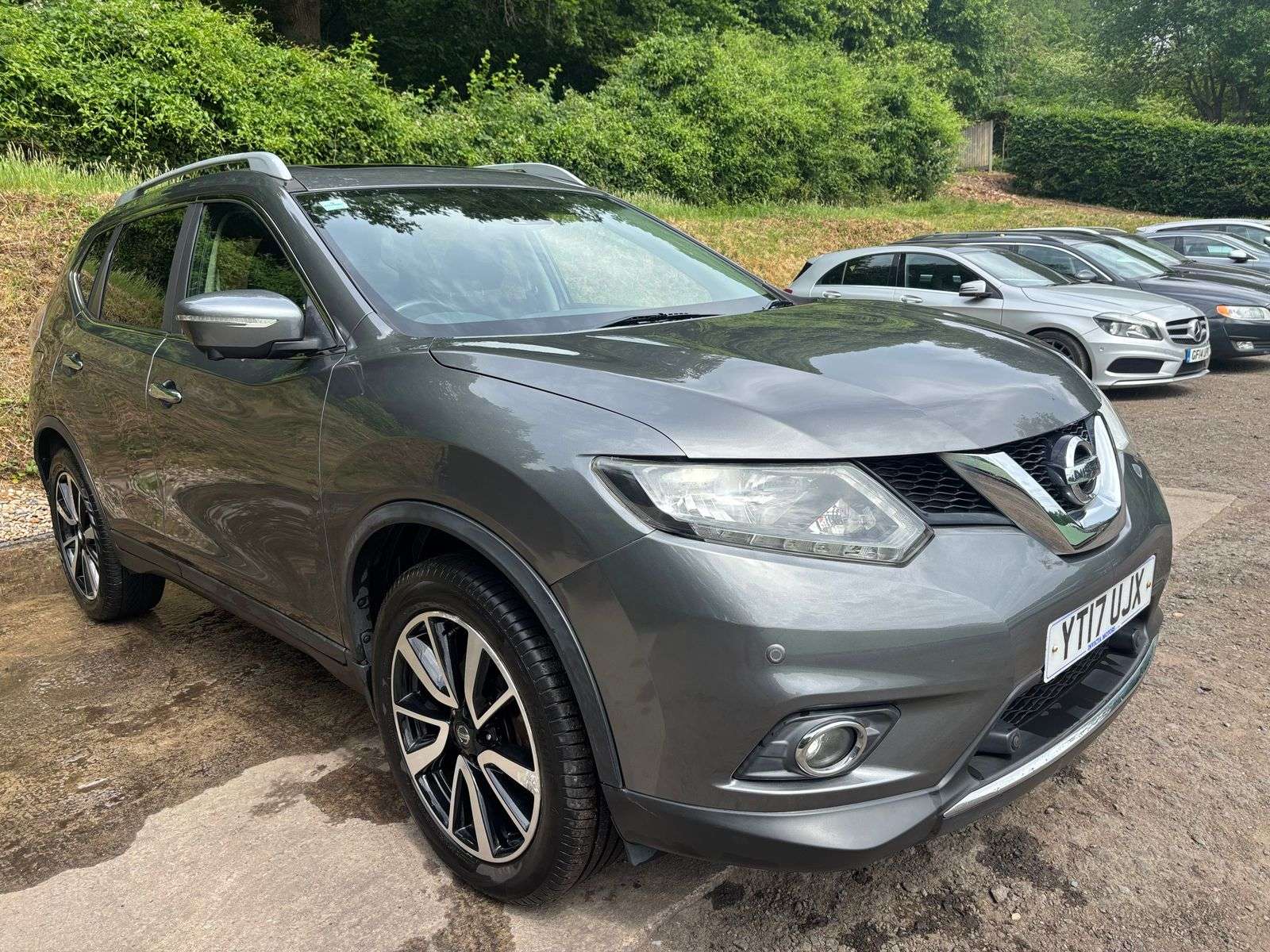 A 2017 NISSAN X-TRAIL 1.6 DIG-T N-Vision SUV 5dr Petrol Manual Euro 6 (s/s) (163 ps) A 2017 NISSAN X-TRAIL 1.6 DIG-T N-Vision SUV 5dr Petrol Manual Euro 6 (s/s) (163 ps)