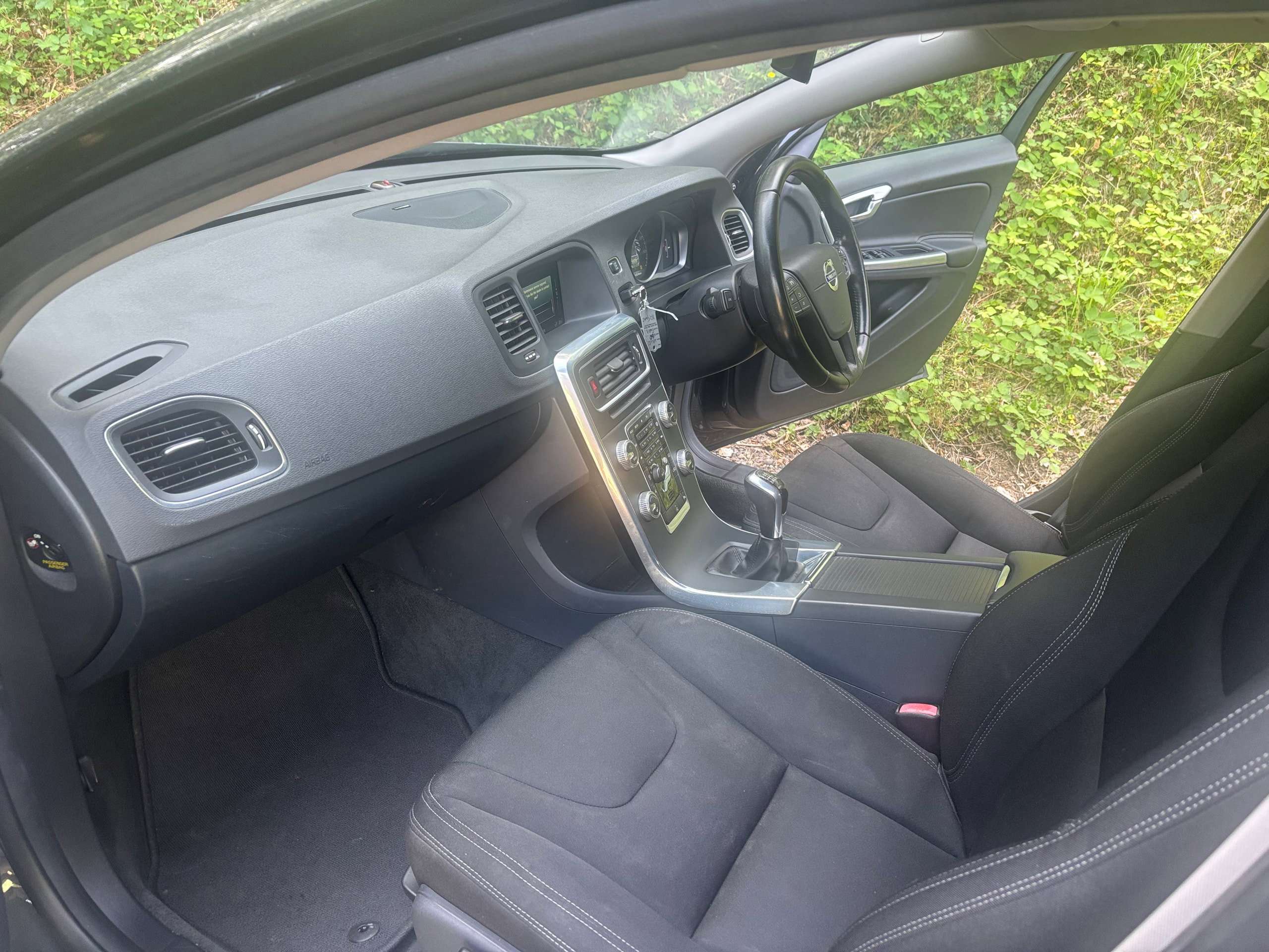 2015 VOLVO V60 2015 VOLVO V60