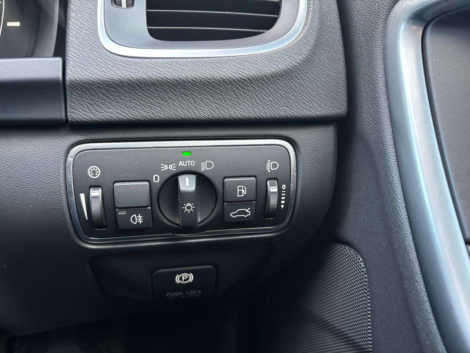 2014 VOLVO S60 2014 VOLVO S60