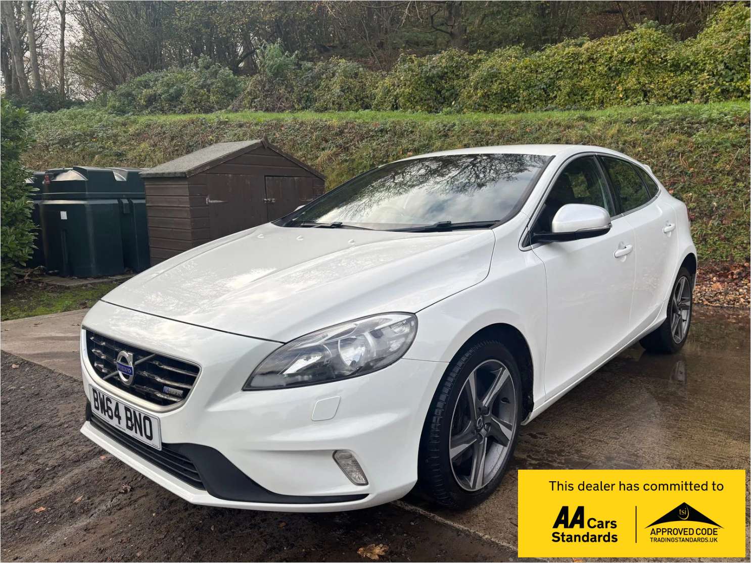 2015 VOLVO V40 2015 VOLVO V40