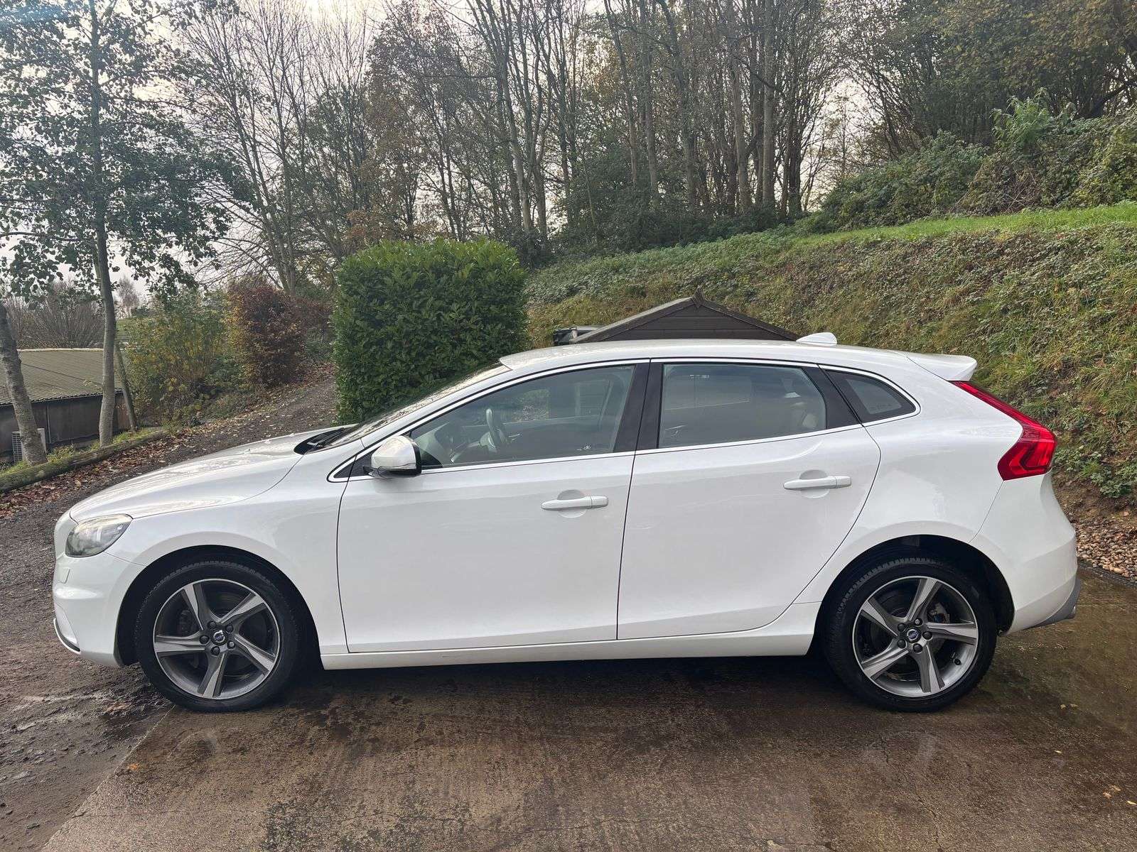 2015 VOLVO V40 2015 VOLVO V40