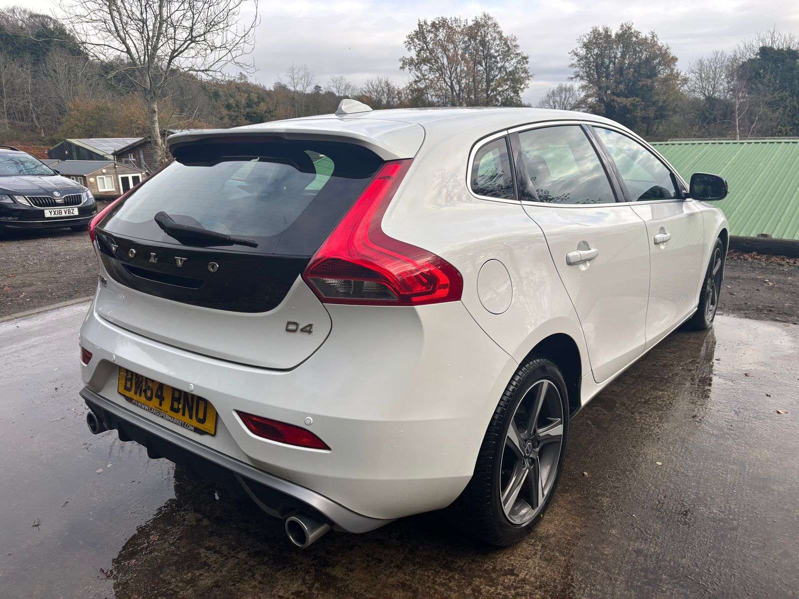 2015 VOLVO V40 2015 VOLVO V40