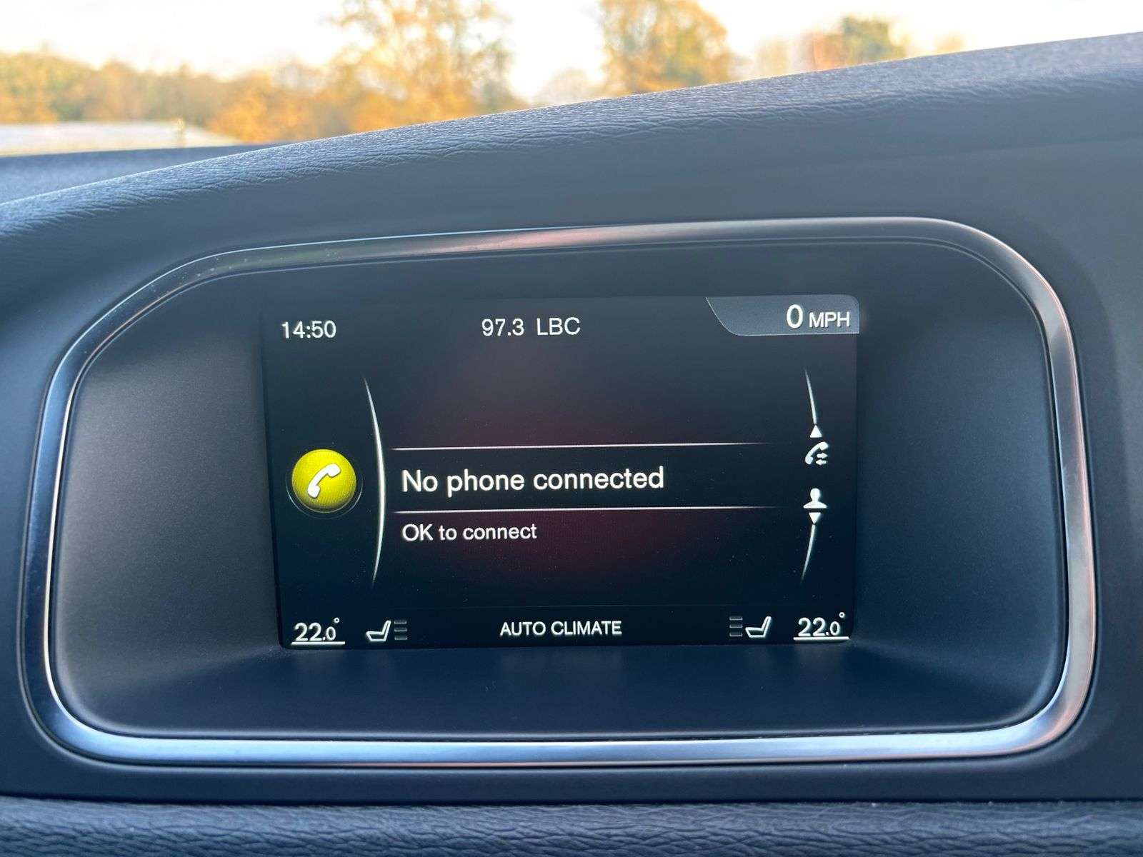 2015 VOLVO V40 2015 VOLVO V40