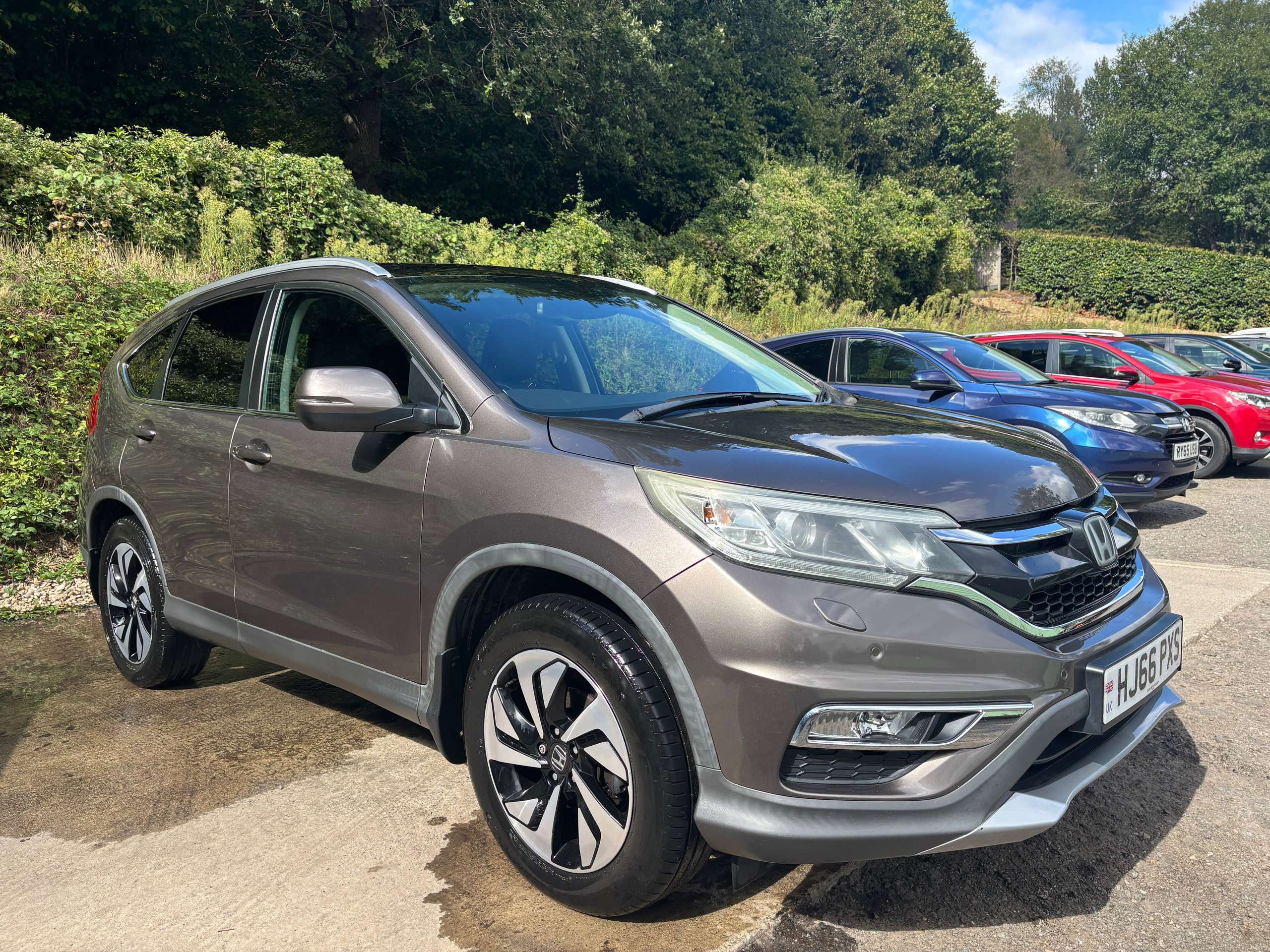 A 2016 HONDA CR-V 2.0 i-VTEC EX SUV 5dr Petrol Auto 4WD Euro 6 (155 ps) A 2016 HONDA CR-V 2.0 i-VTEC EX SUV 5dr Petrol Auto 4WD Euro 6 (155 ps)