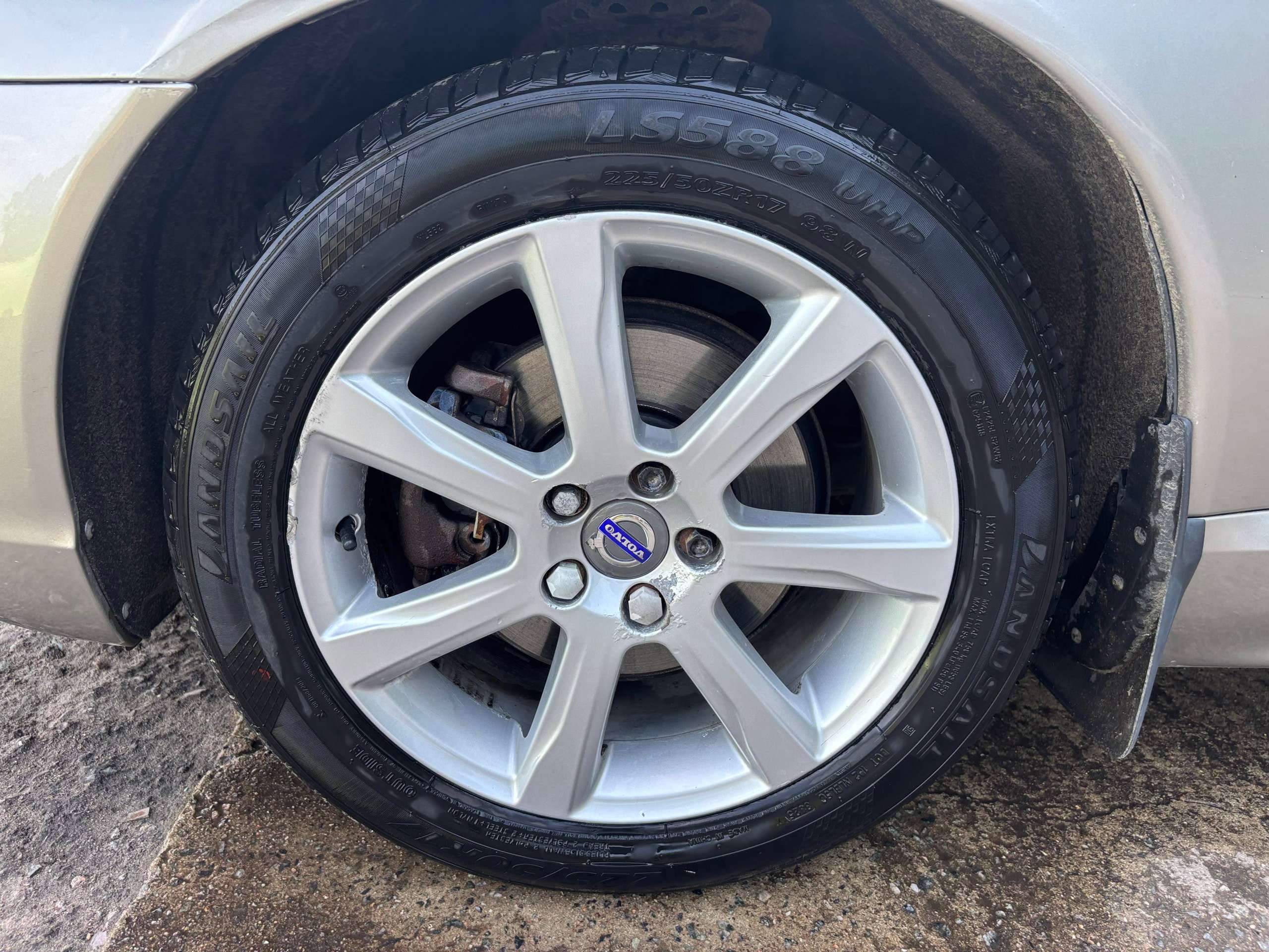 2015 VOLVO V70 2015 VOLVO V70