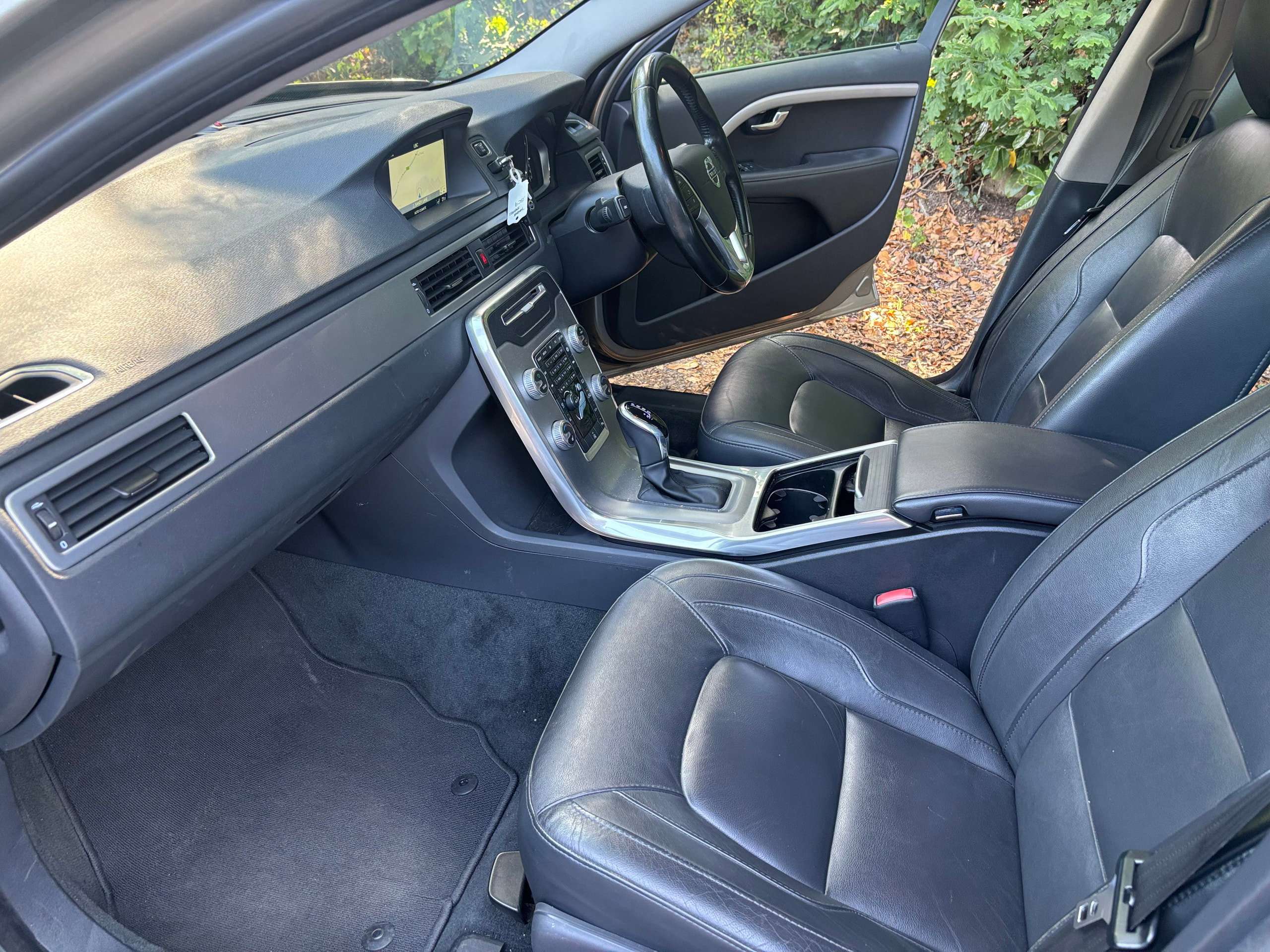2015 VOLVO V70 2015 VOLVO V70