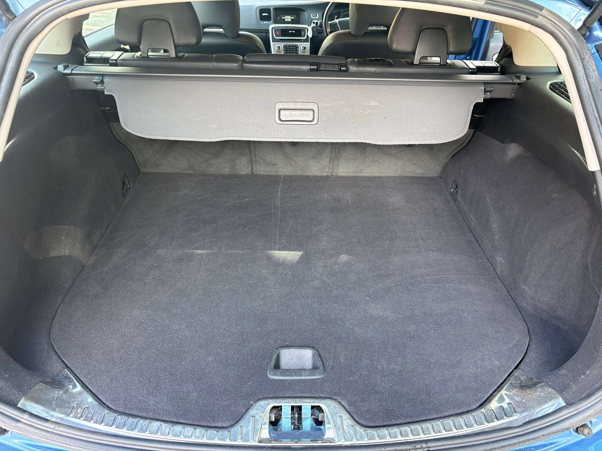 2016 VOLVO V60 2016 VOLVO V60