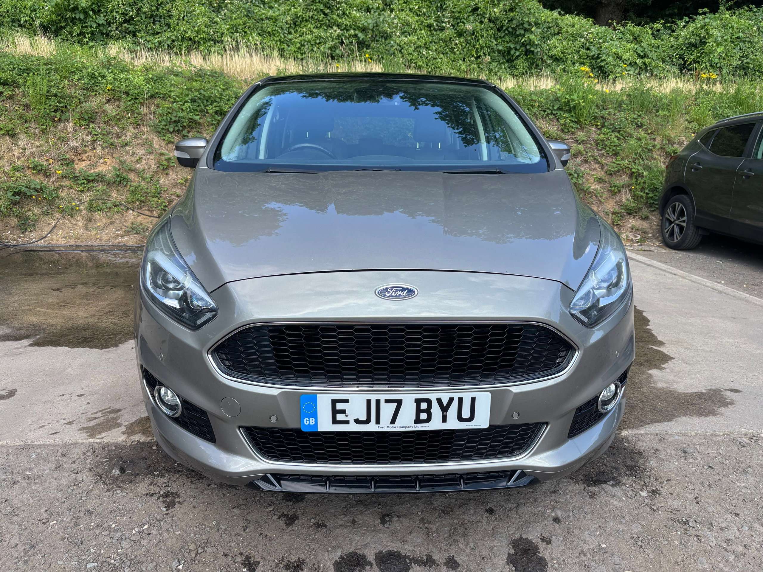 A 2017 FORD S-MAX 2.0T EcoBoost Titanium Sport MPV 5dr Petrol Auto Euro 6 (s/s) (240 ps) A 2017 FORD S-MAX 2.0T EcoBoost Titanium Sport MPV 5dr Petrol Auto Euro 6 (s/s) (240 ps)