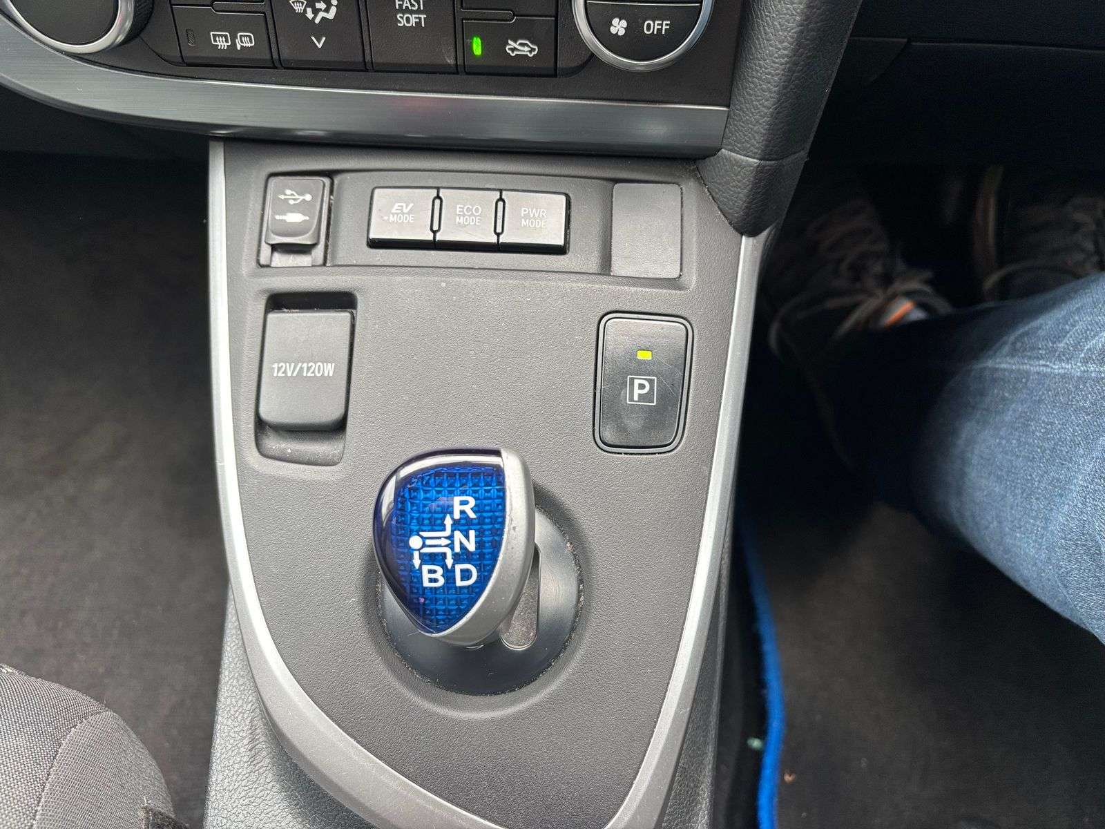 2013 TOYOTA AURIS 2013 TOYOTA AURIS