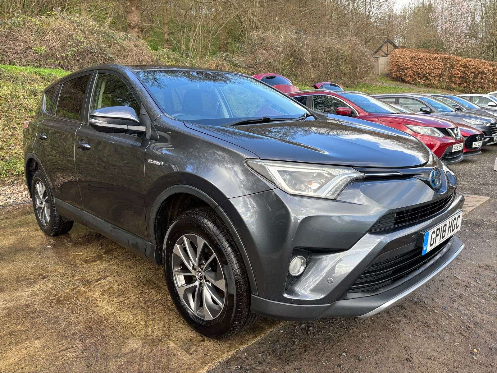 A 2018 TOYOTA RAV4 2.5 VVT-h Icon SUV 5dr Petrol Hybrid CVT Euro 6 (s/s) (197 ps) A 2018 TOYOTA RAV4 2.5 VVT-h Icon SUV 5dr Petrol Hybrid CVT Euro 6 (s/s) (197 ps)